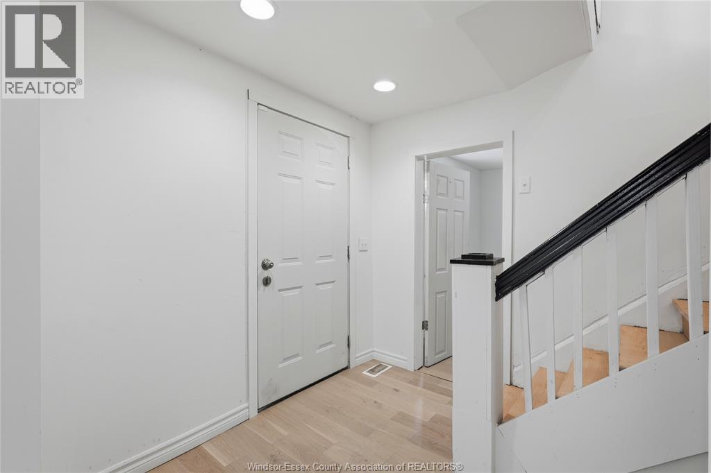 521 BROCK STREET - 5