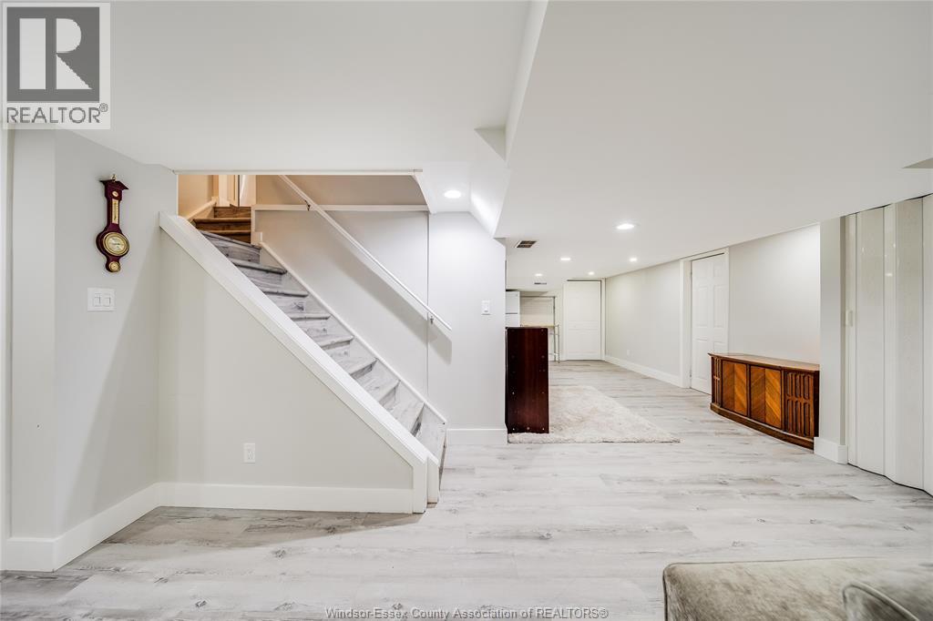 2777 ROCKWELL BOULEVARD - 27