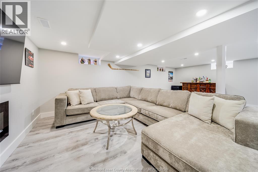 2777 ROCKWELL BOULEVARD - 29