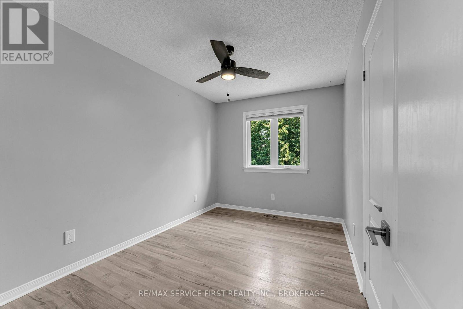 19 HERITAGE DRIVE - Image 23