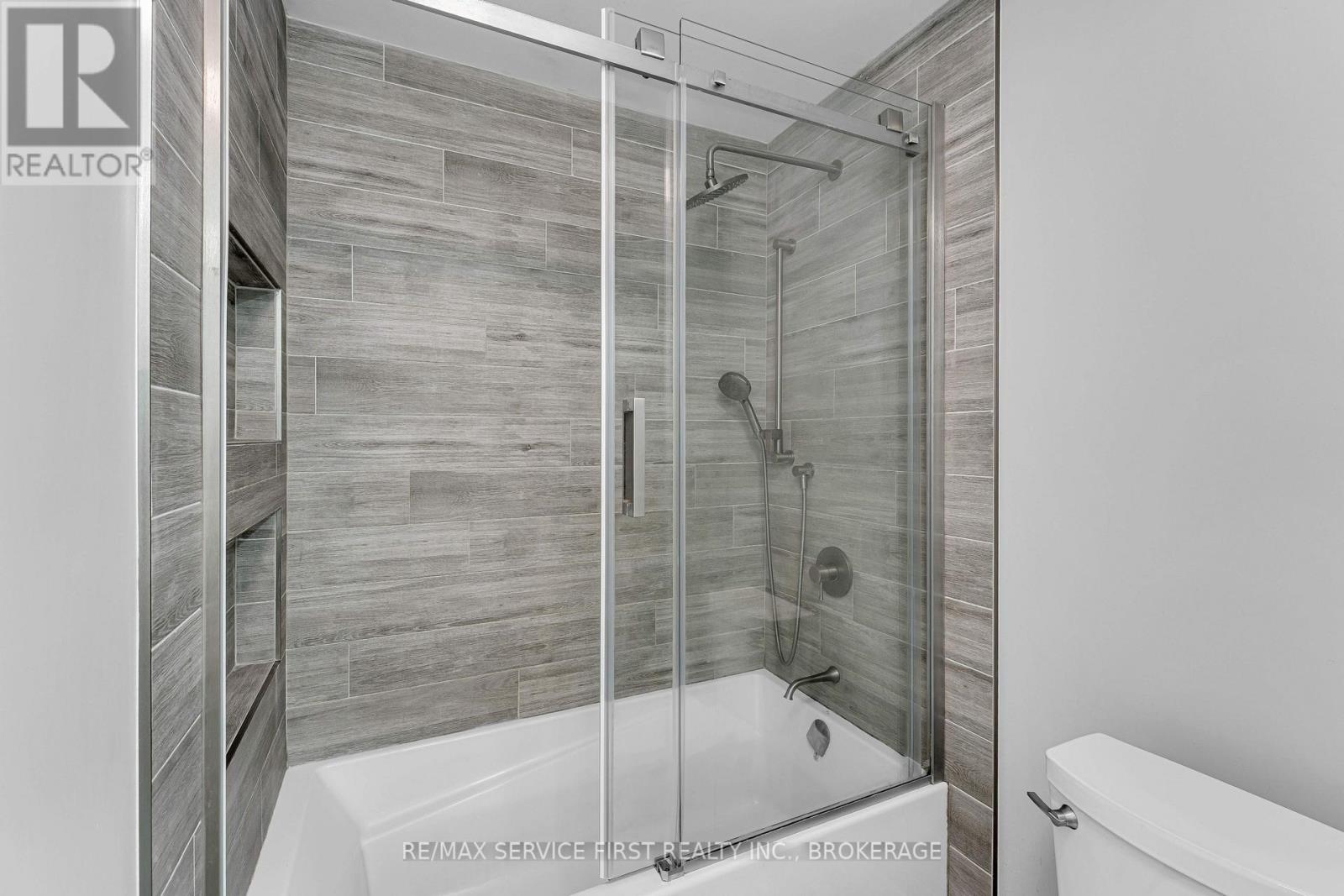 19 HERITAGE DRIVE - Image 26