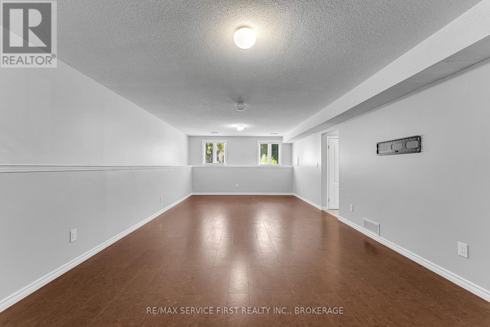 19 HERITAGE DRIVE - Image 31
