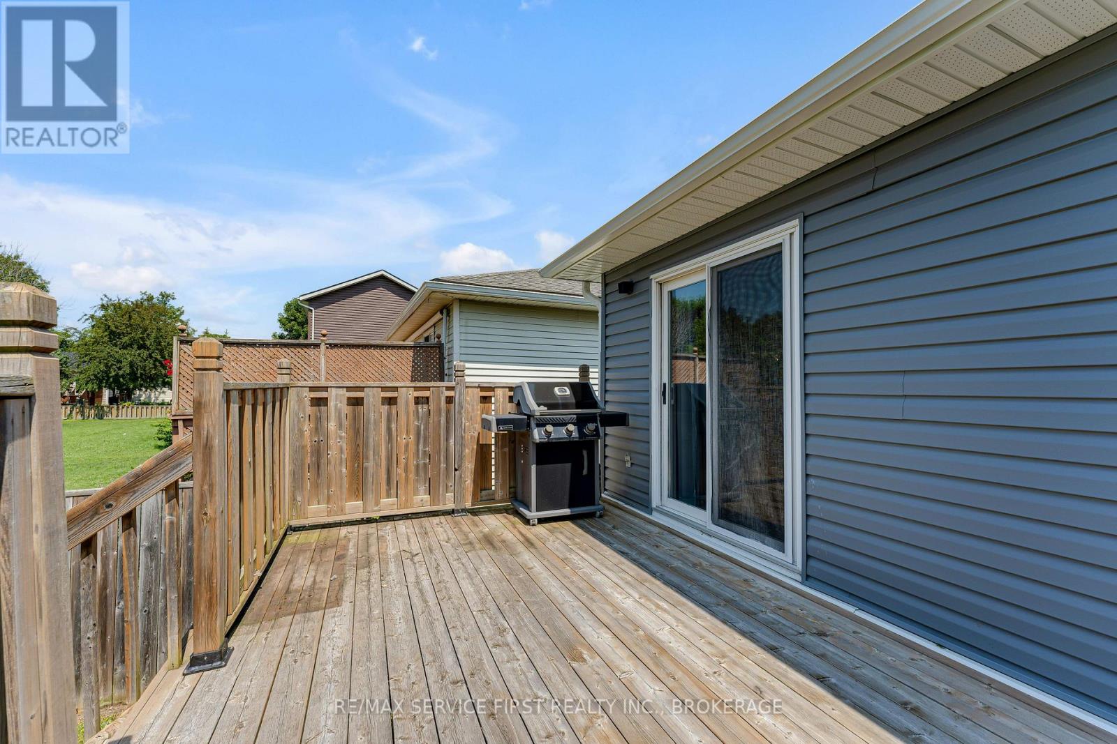 19 HERITAGE DRIVE - Image 36