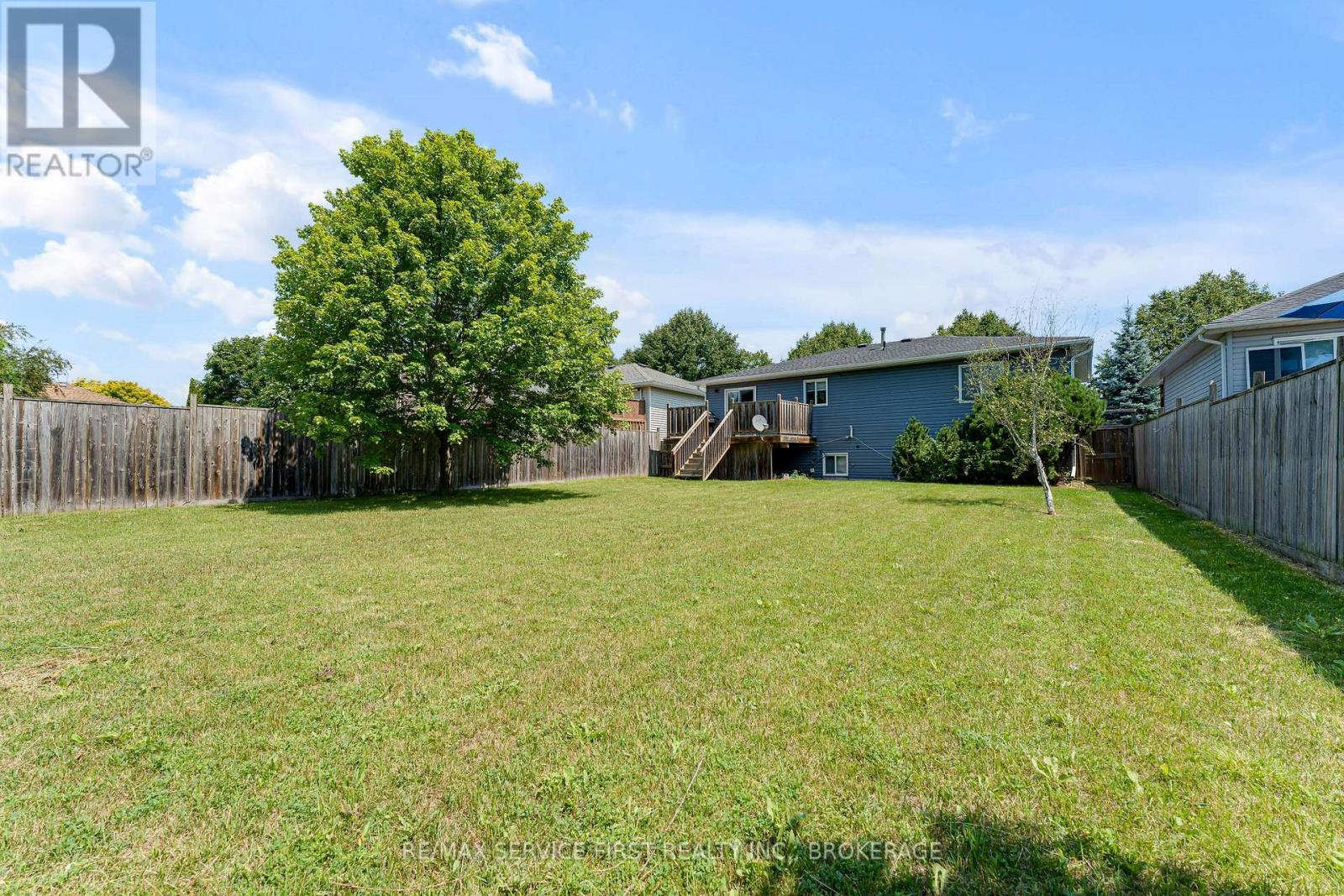 19 HERITAGE DRIVE - Image 38