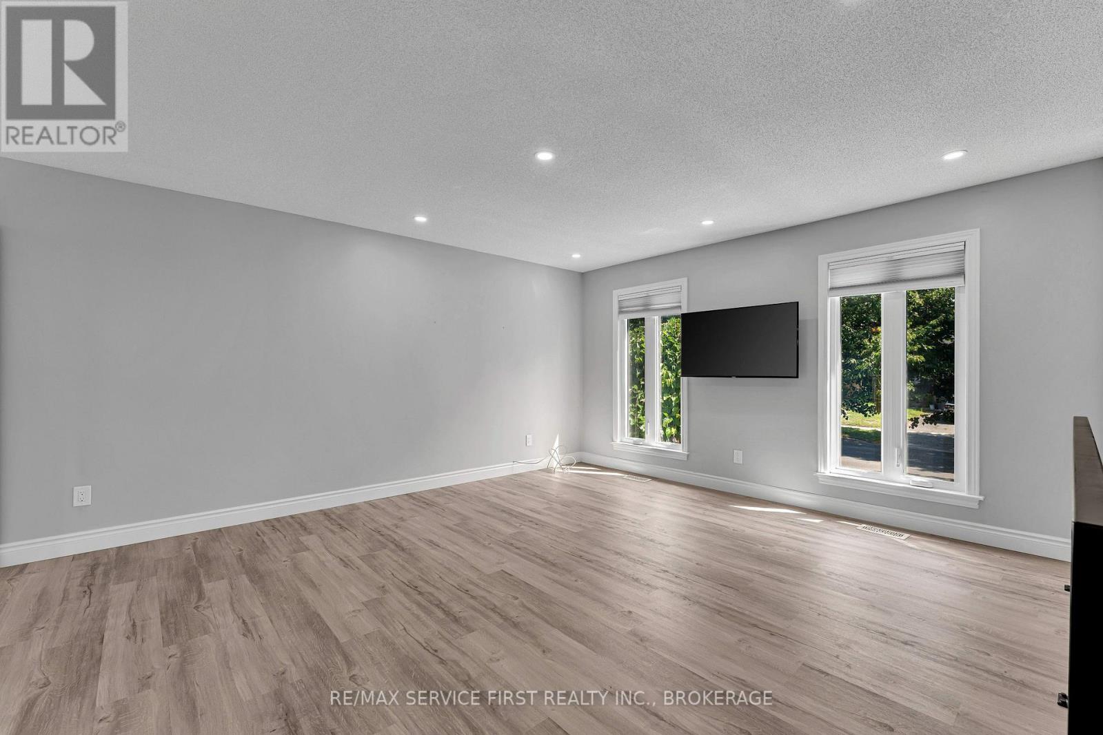 19 HERITAGE DRIVE - Image 5