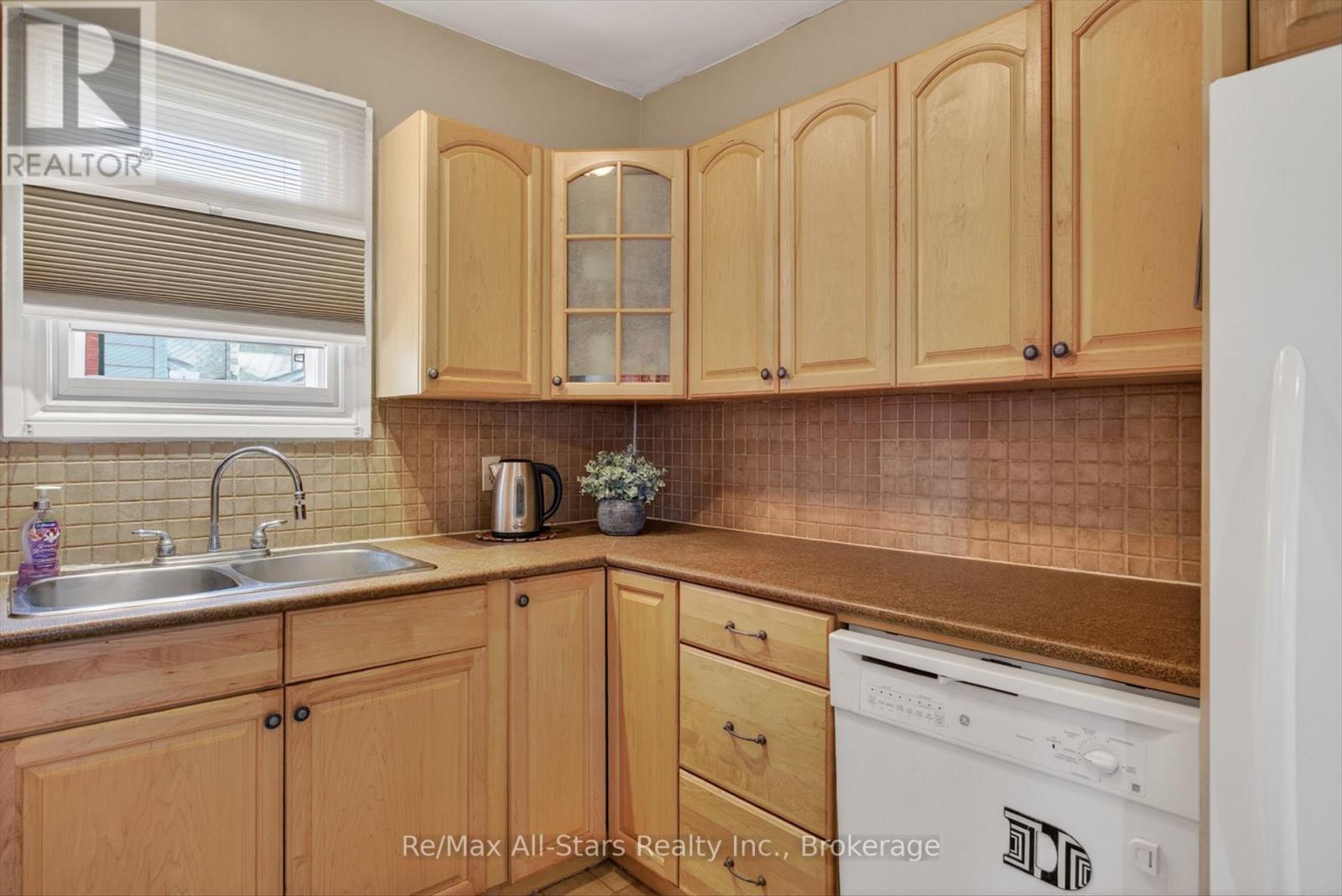 90 GLENELG STREET W - 16