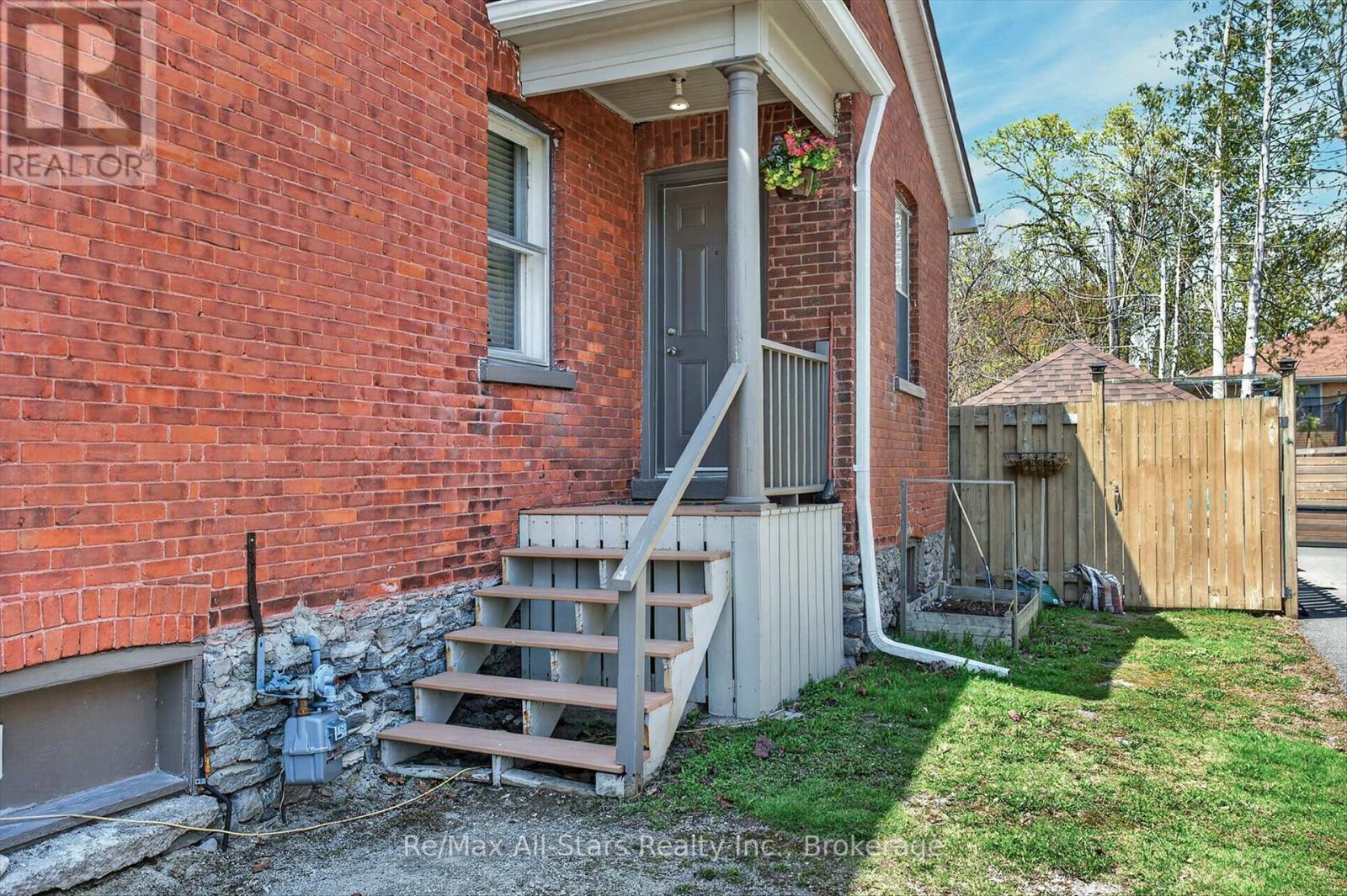 90 GLENELG STREET W - 32