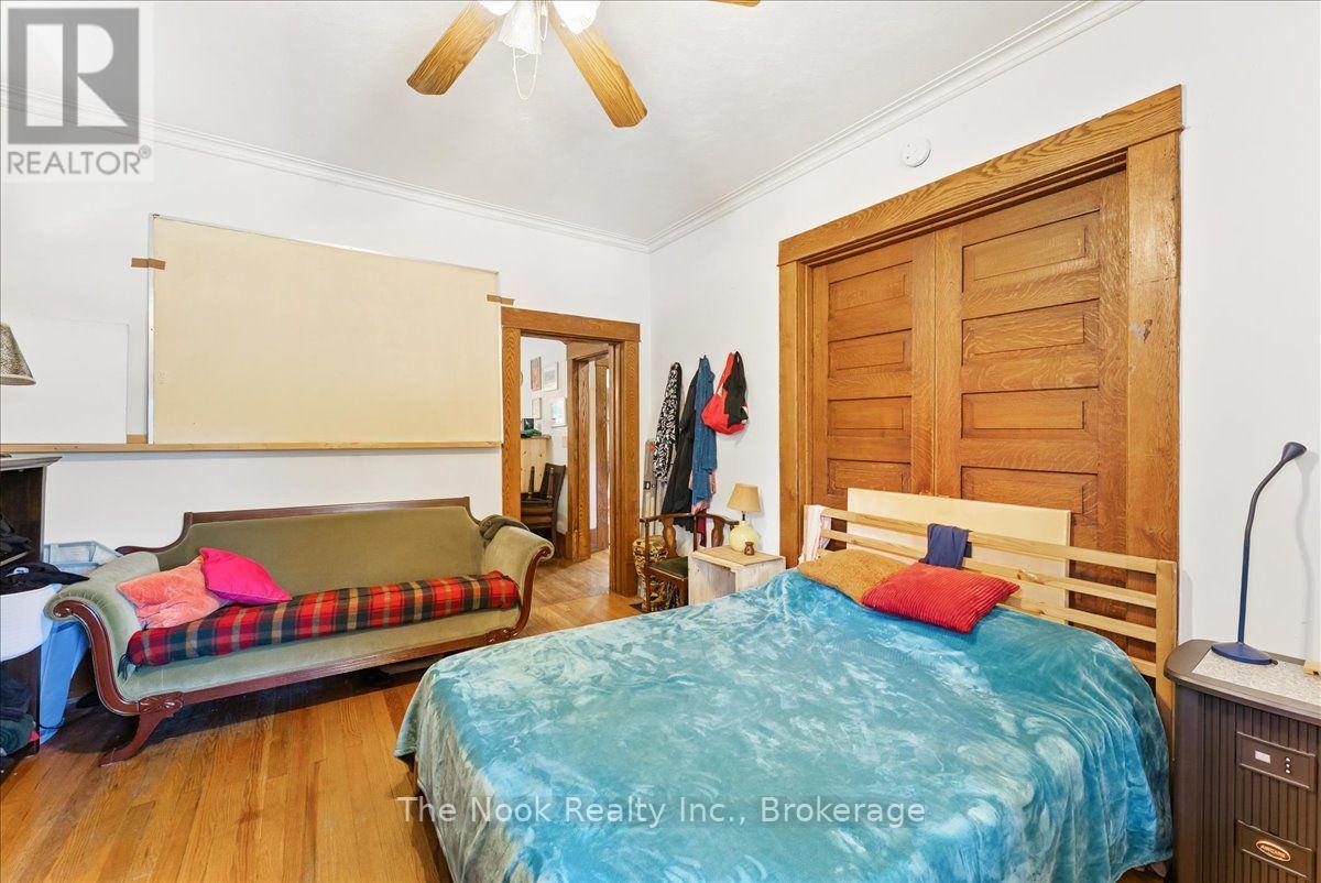 21 DENNISTOUN AVENUE - 11