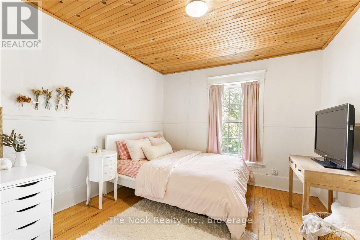 21 DENNISTOUN AVENUE - 17