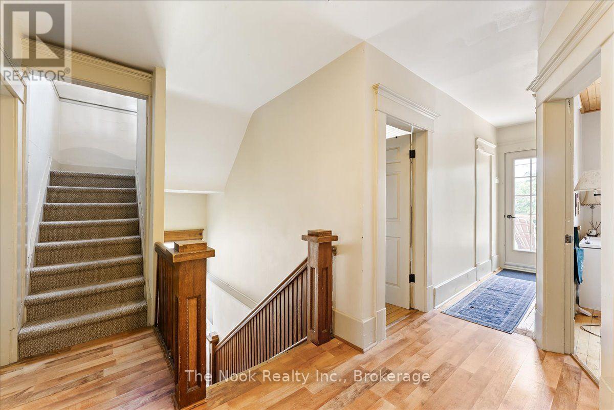 21 DENNISTOUN AVENUE - 21