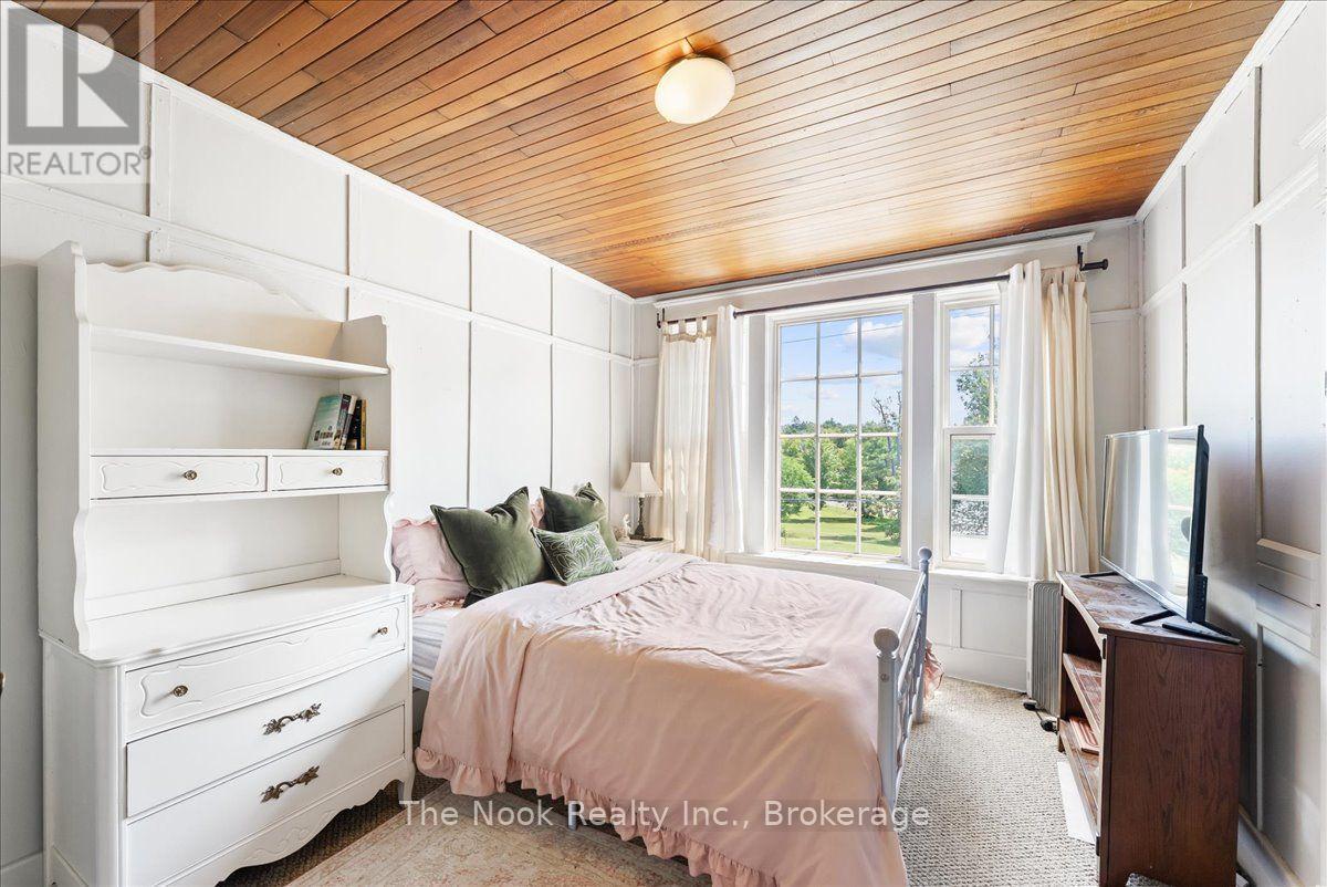 21 DENNISTOUN AVENUE - 28