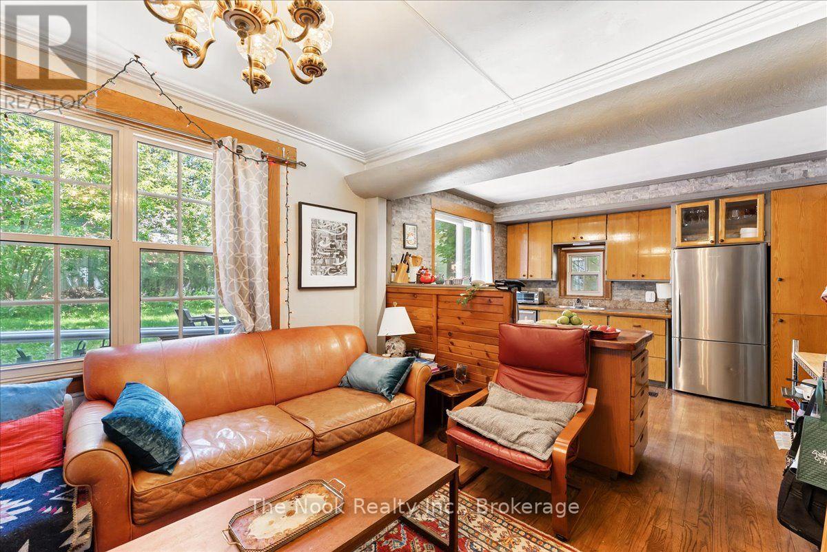 21 DENNISTOUN AVENUE - 8