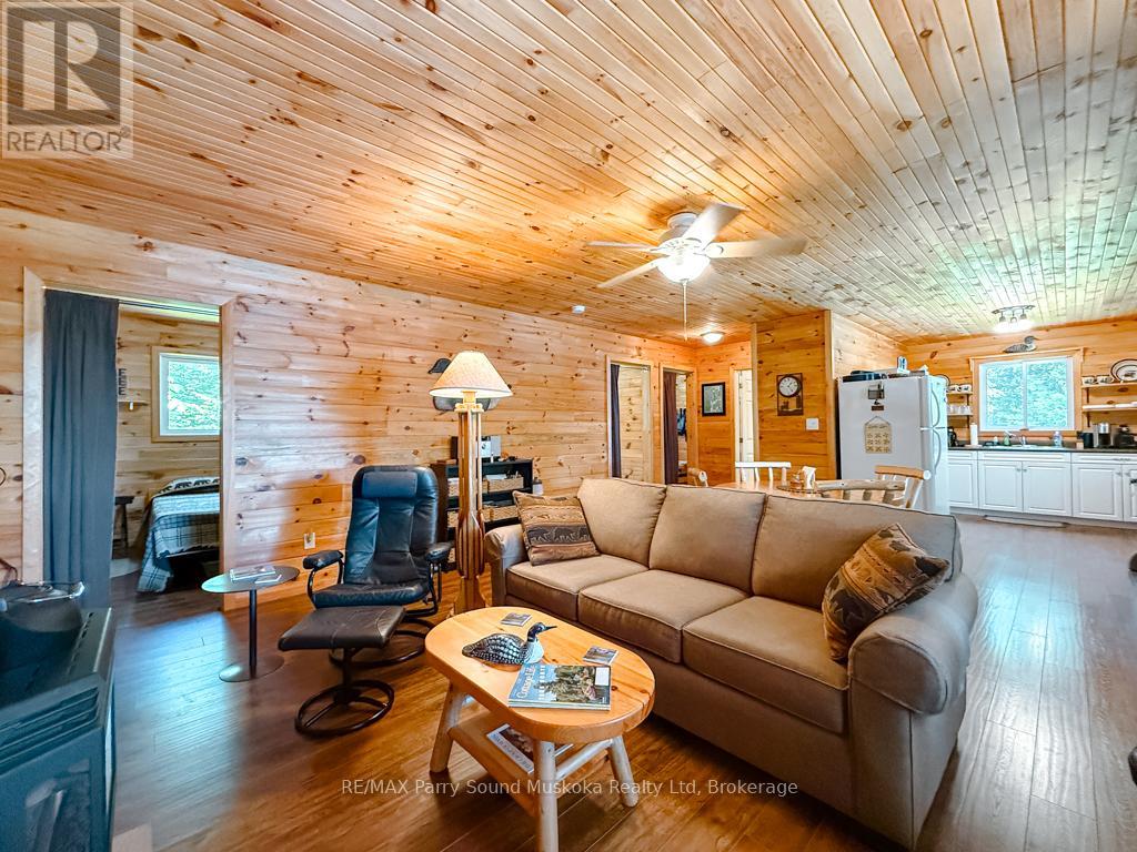 634 WA WHITESTONE LAKE - 32