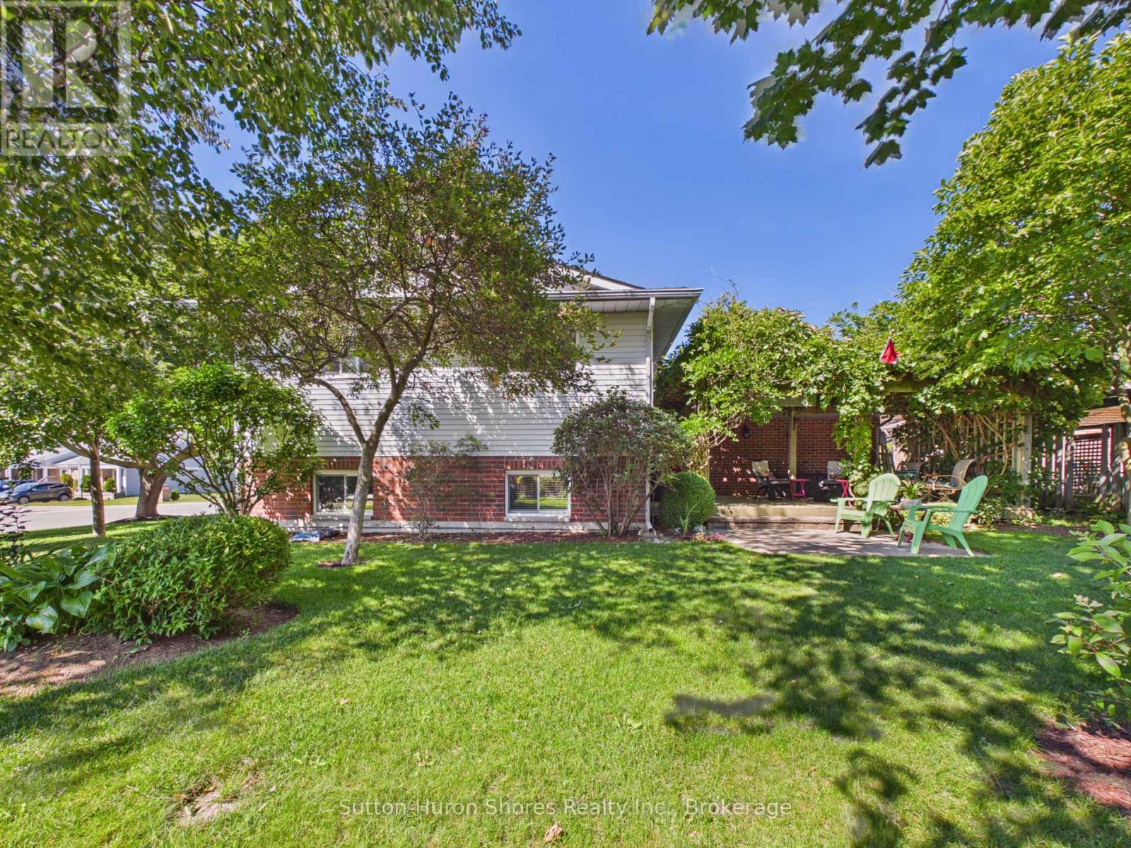 762 BRADFORD STREET - 10