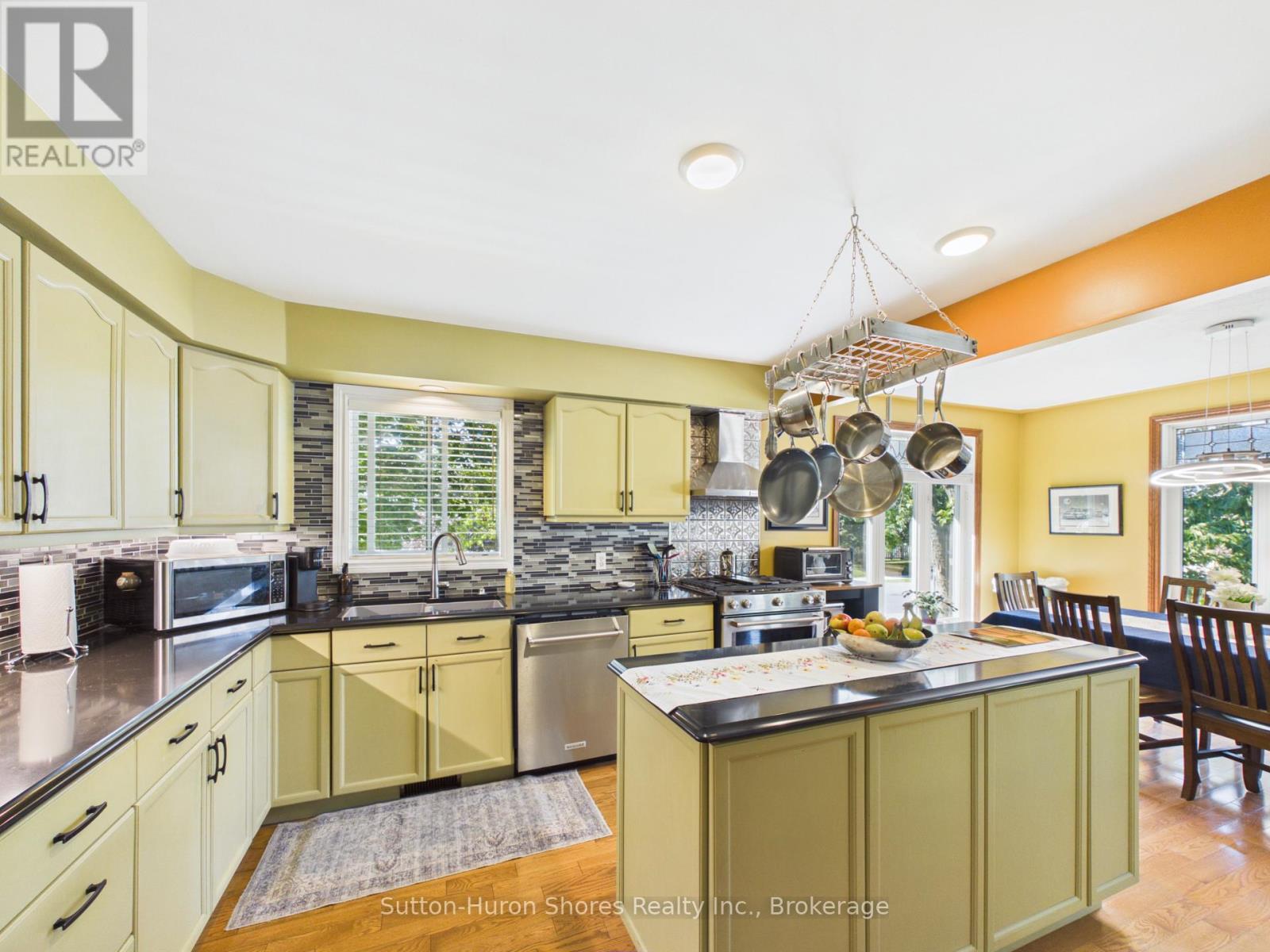 762 BRADFORD STREET - 20