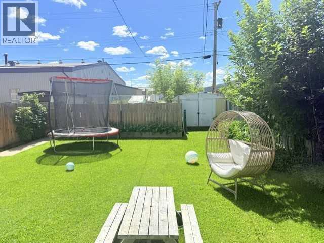 9517 89 Avenue, Peace River — photo 3