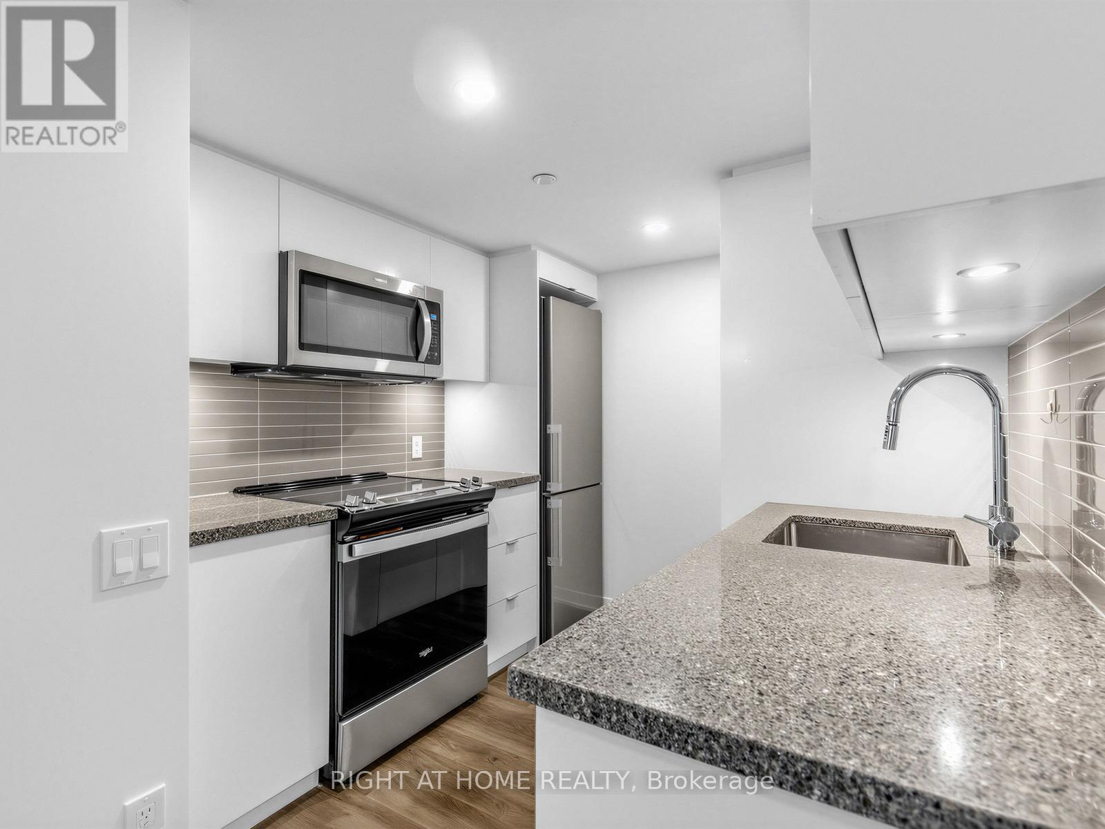 #423 500 WILSON AVENUE - 9
