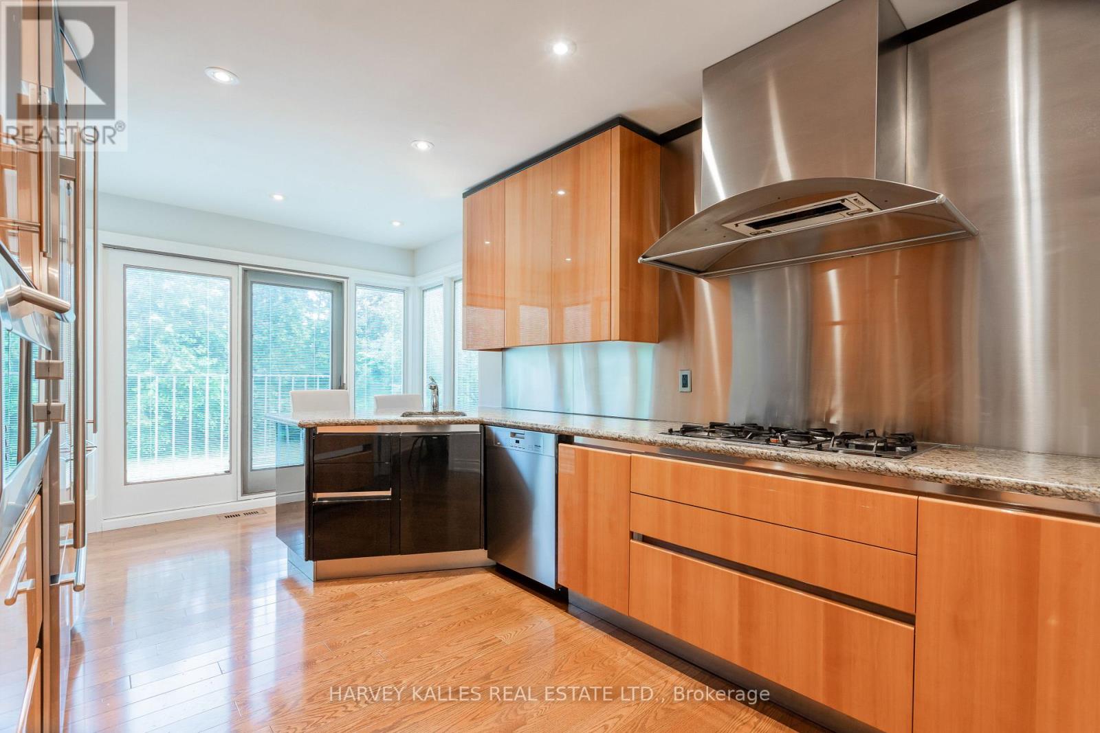 536 BLYTHWOOD ROAD - Image 11
