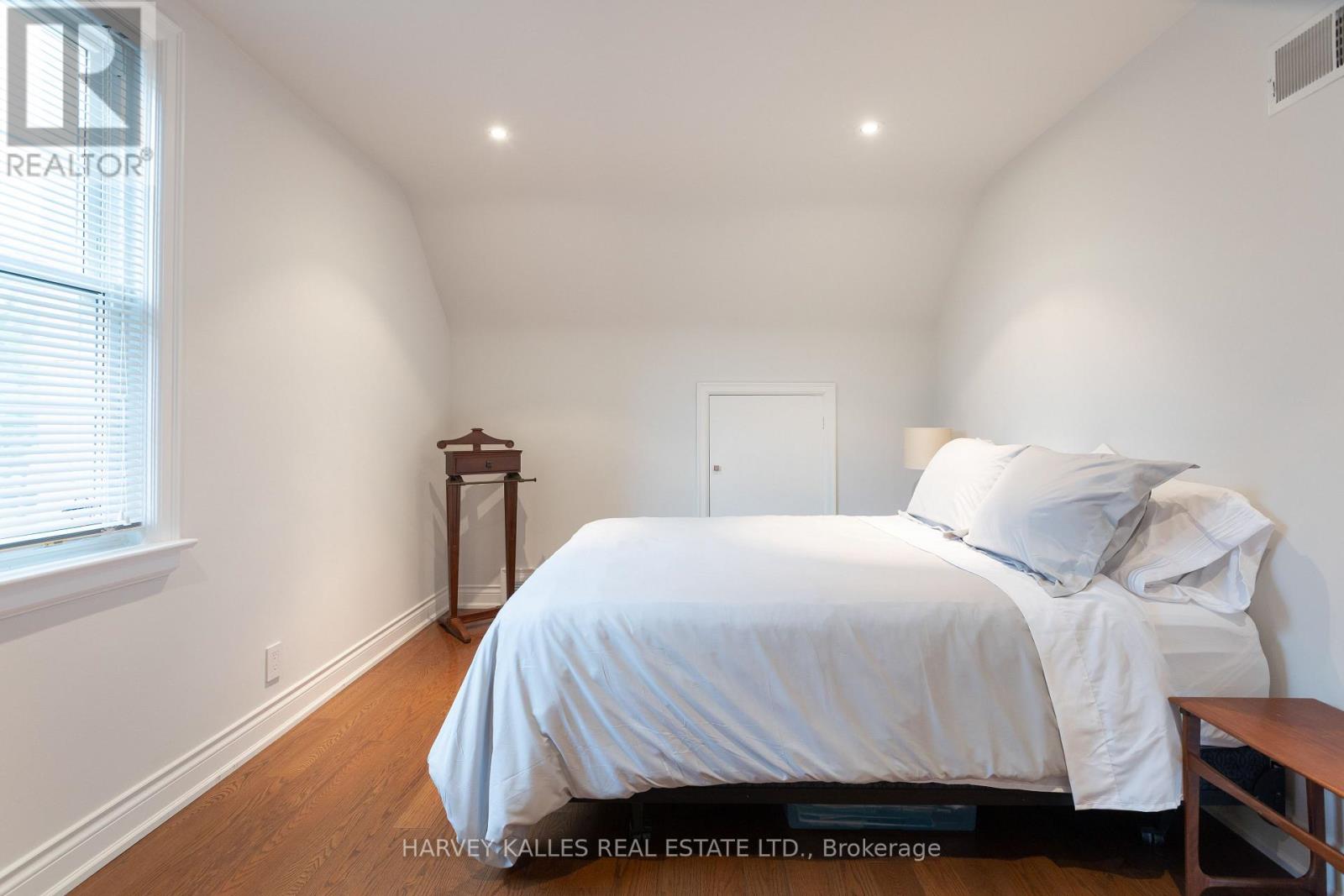 536 BLYTHWOOD ROAD - 28