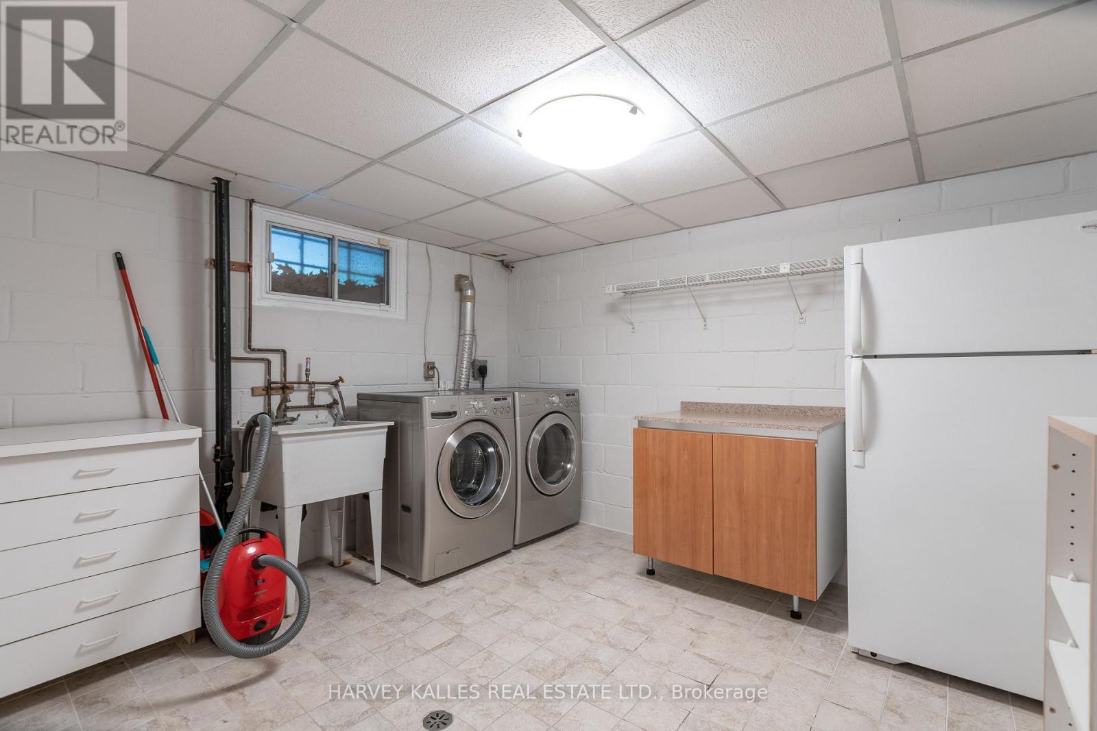 536 BLYTHWOOD ROAD - Image 36
