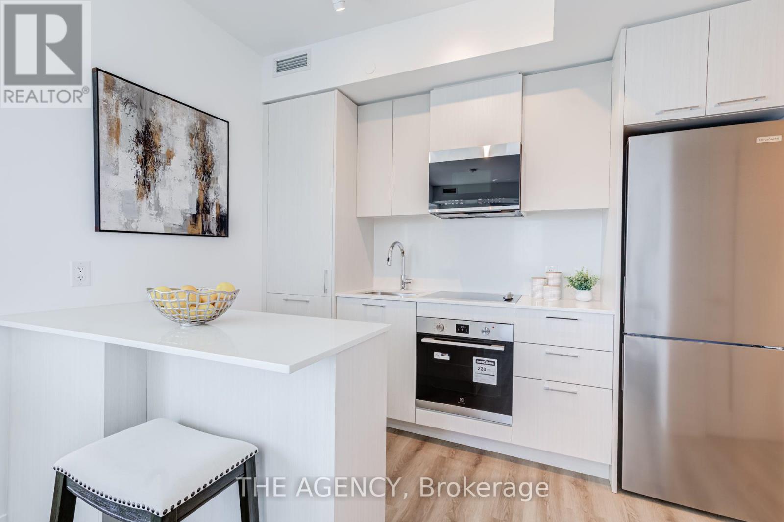 #2403 10 OAK STREET - Image 13