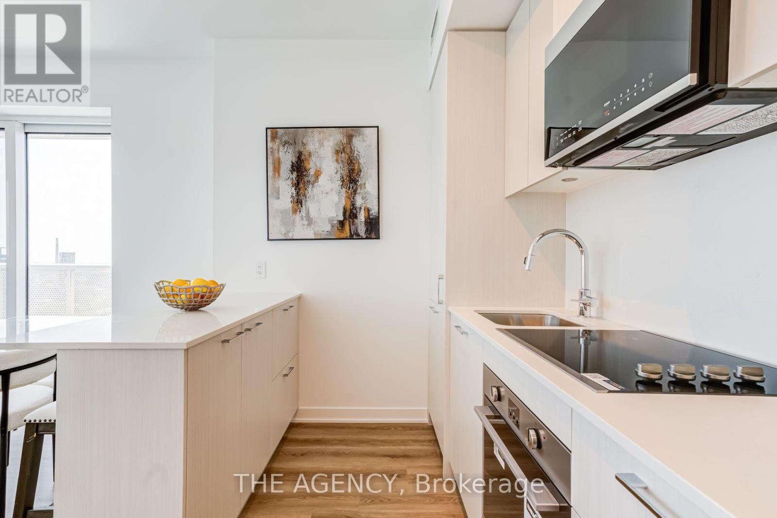 #2403 10 OAK STREET - Image 14