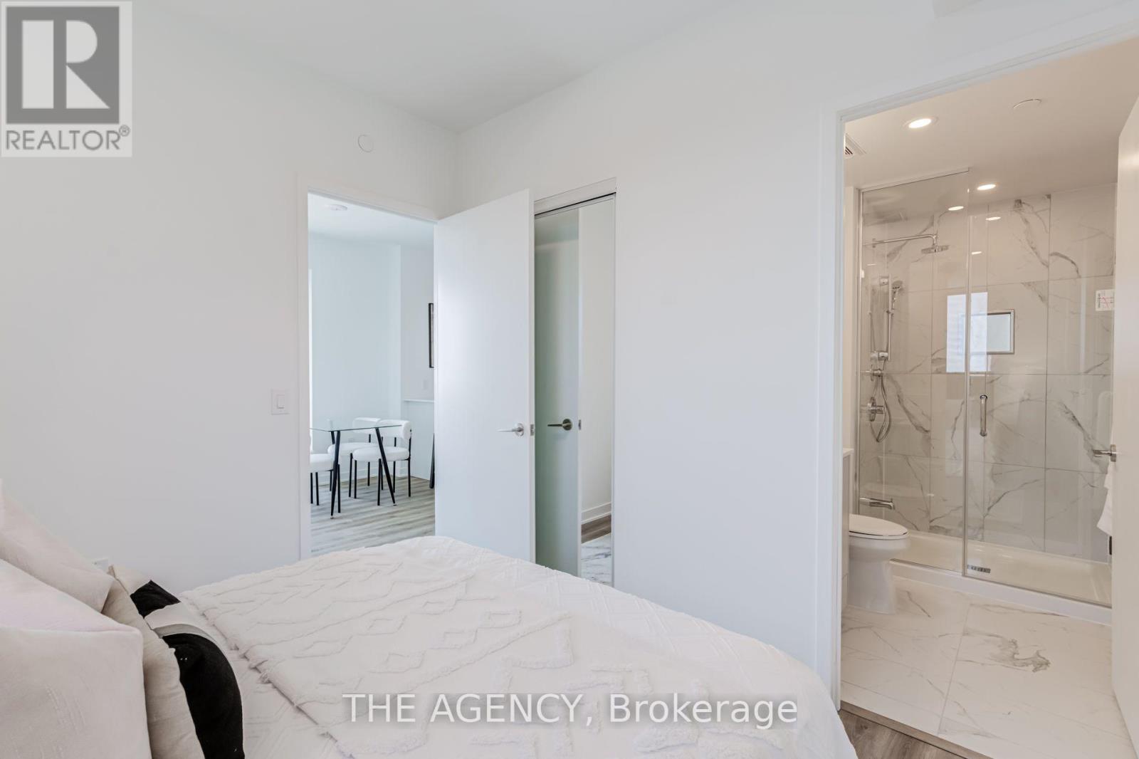 #2403 10 OAK STREET - Image 20
