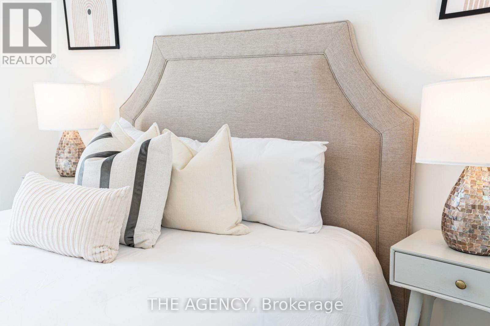 #2403 10 OAK STREET - Image 21