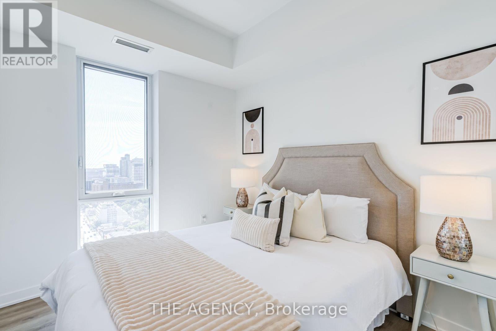 #2403 10 OAK STREET - Image 22