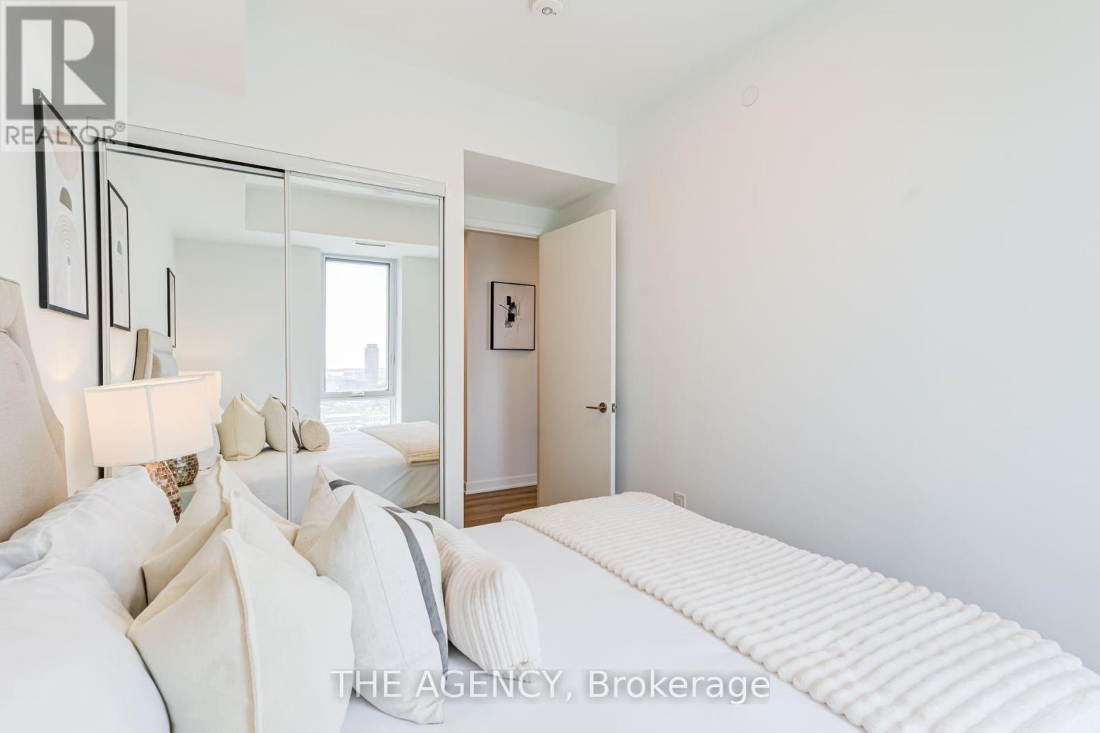 #2403 10 OAK STREET - Image 23