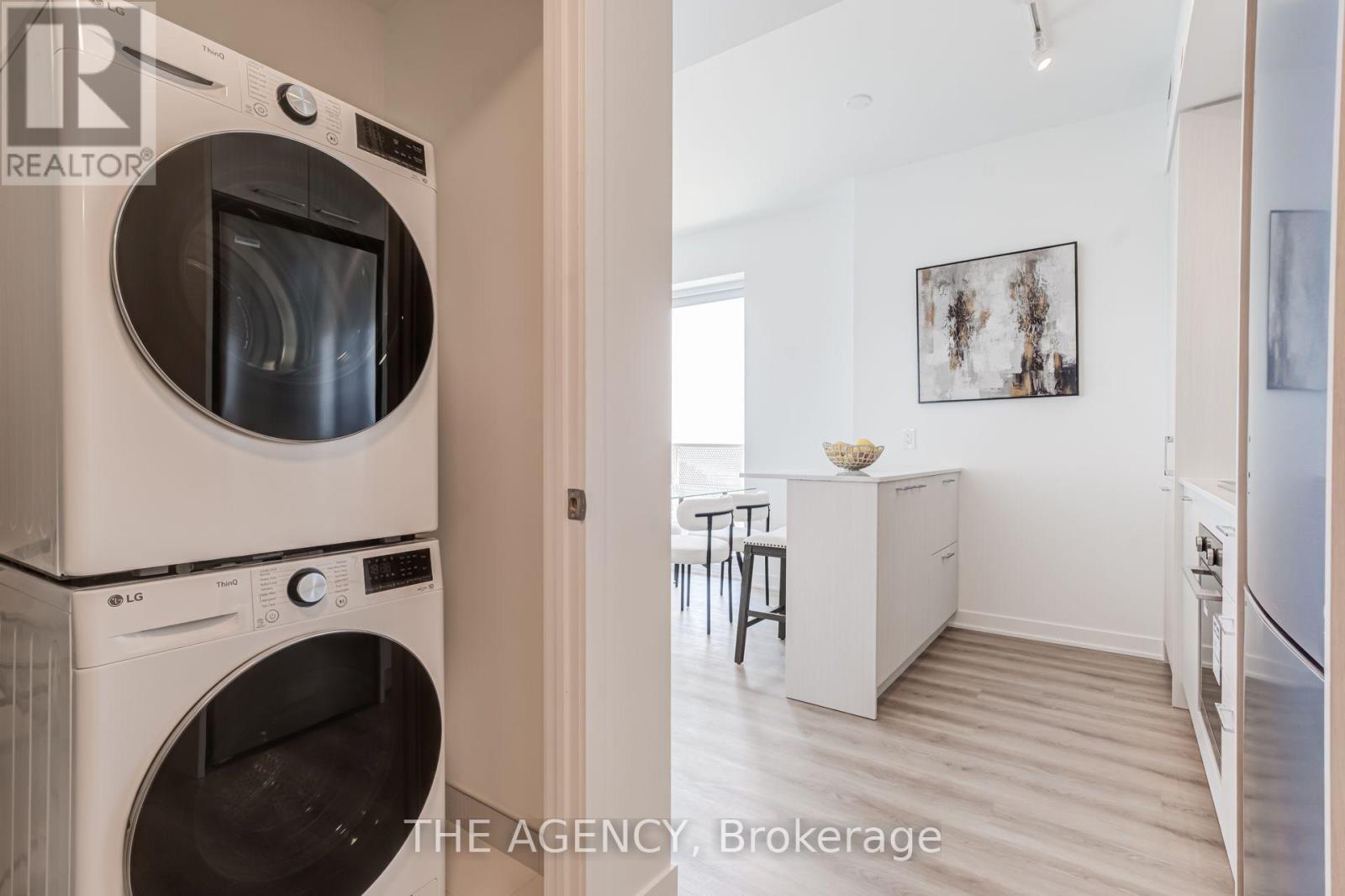 #2403 10 OAK STREET - Image 25