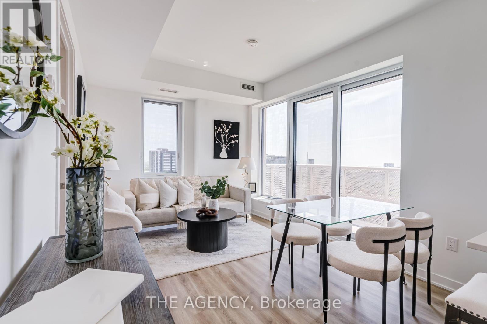 #2403 10 OAK STREET - Image 3