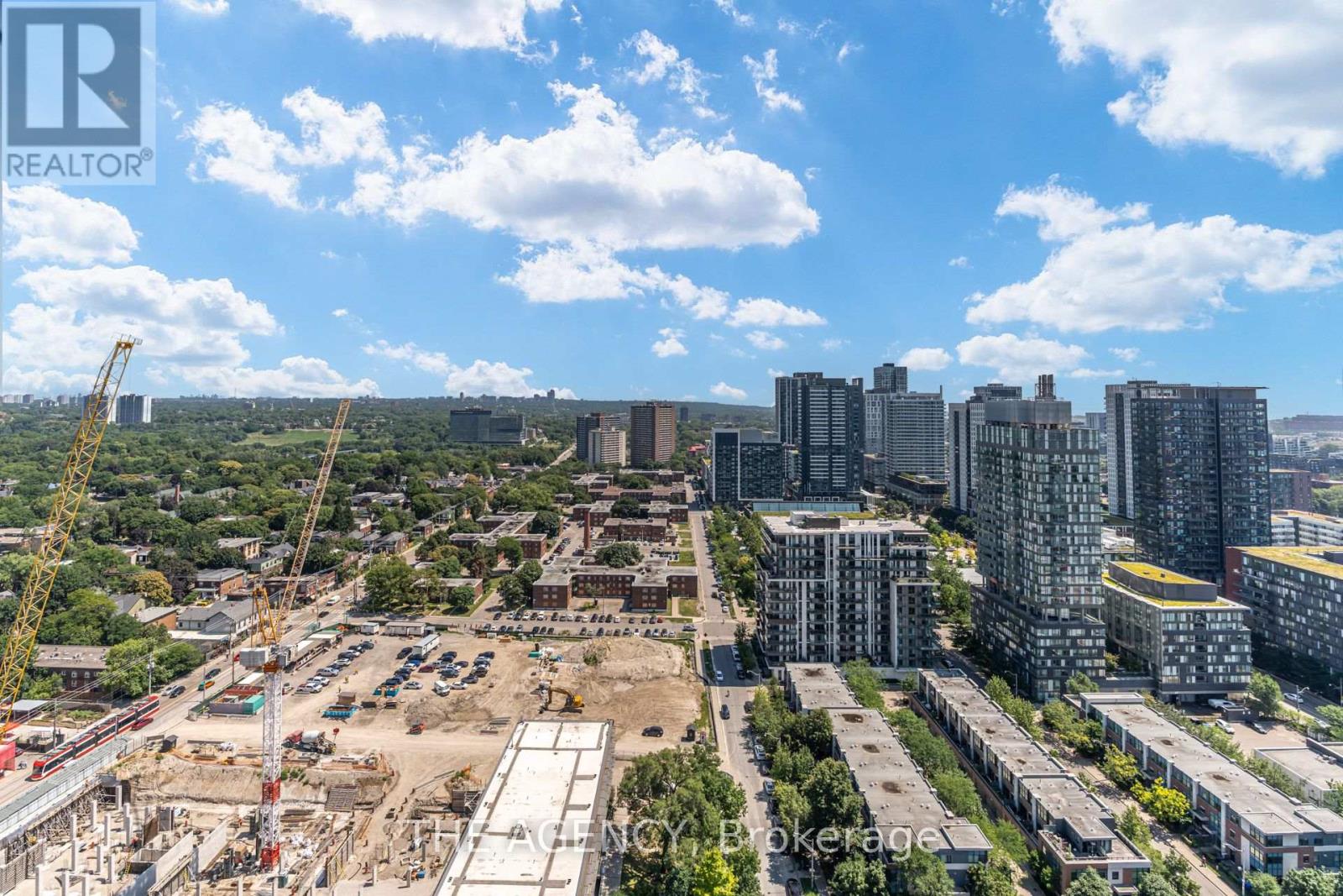 #2403 10 OAK STREET - Image 32