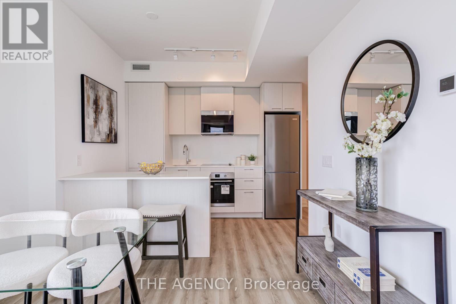 #2403 10 OAK STREET - Image 4