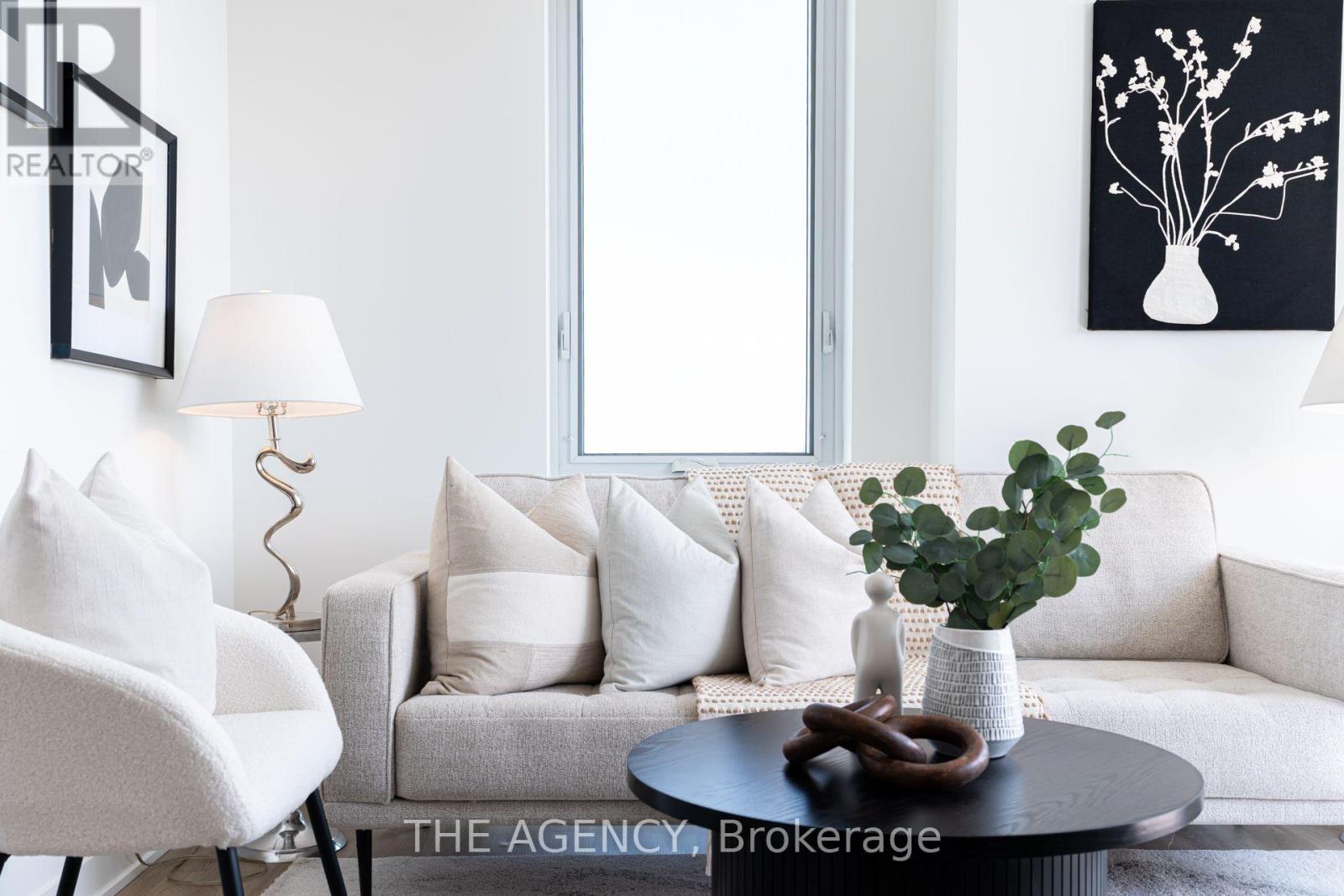 #2403 10 OAK STREET - Image 5