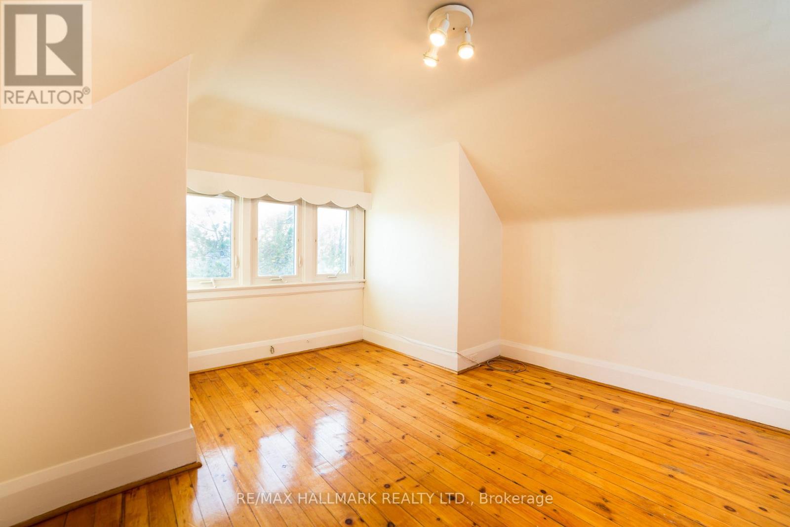 40 SNOWDON AVENUE - 22
