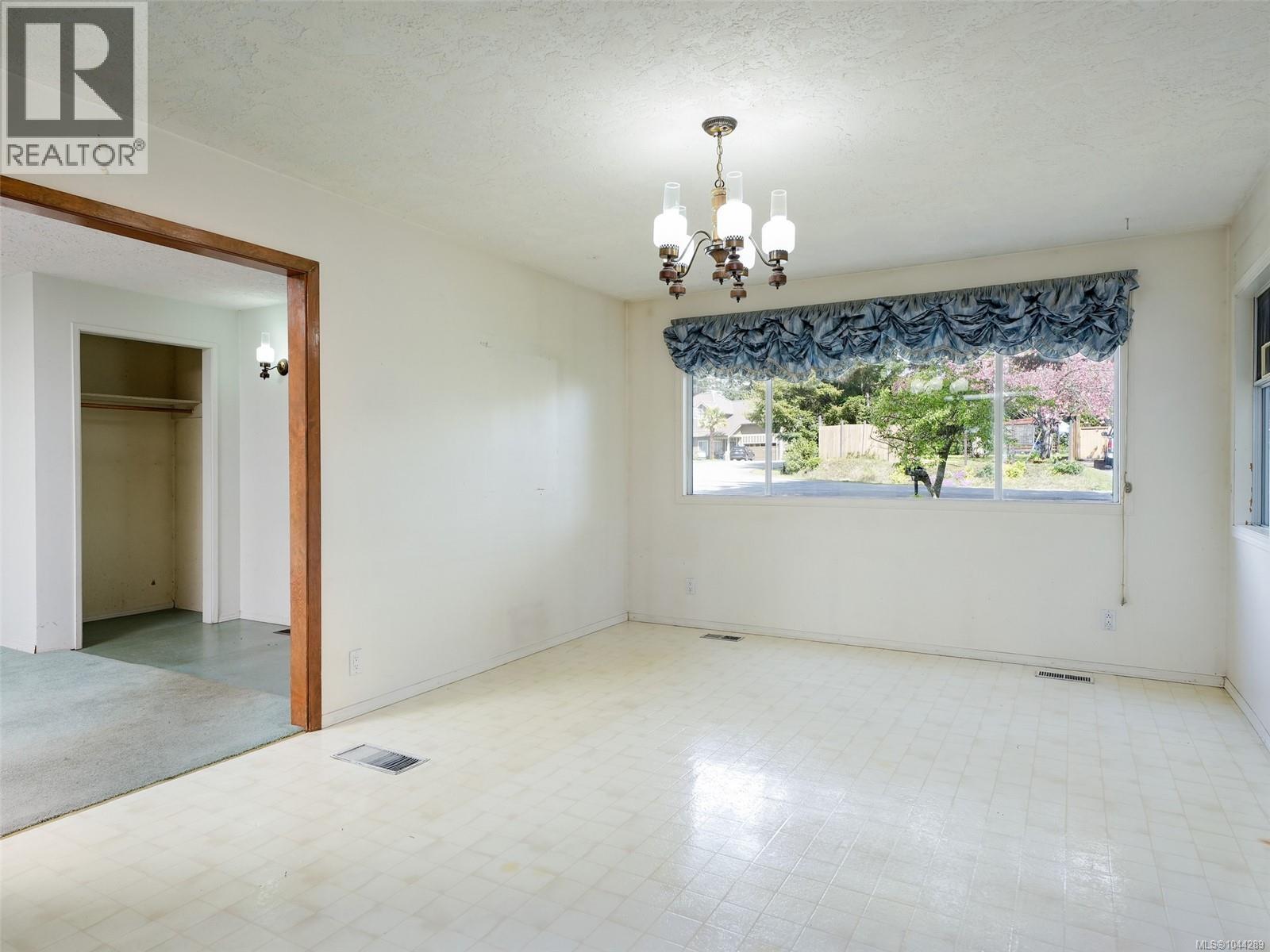 361 Cotlow Rd - 6