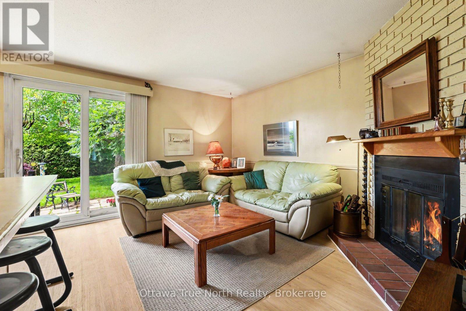 41 ALDGATE CRESCENT - 10