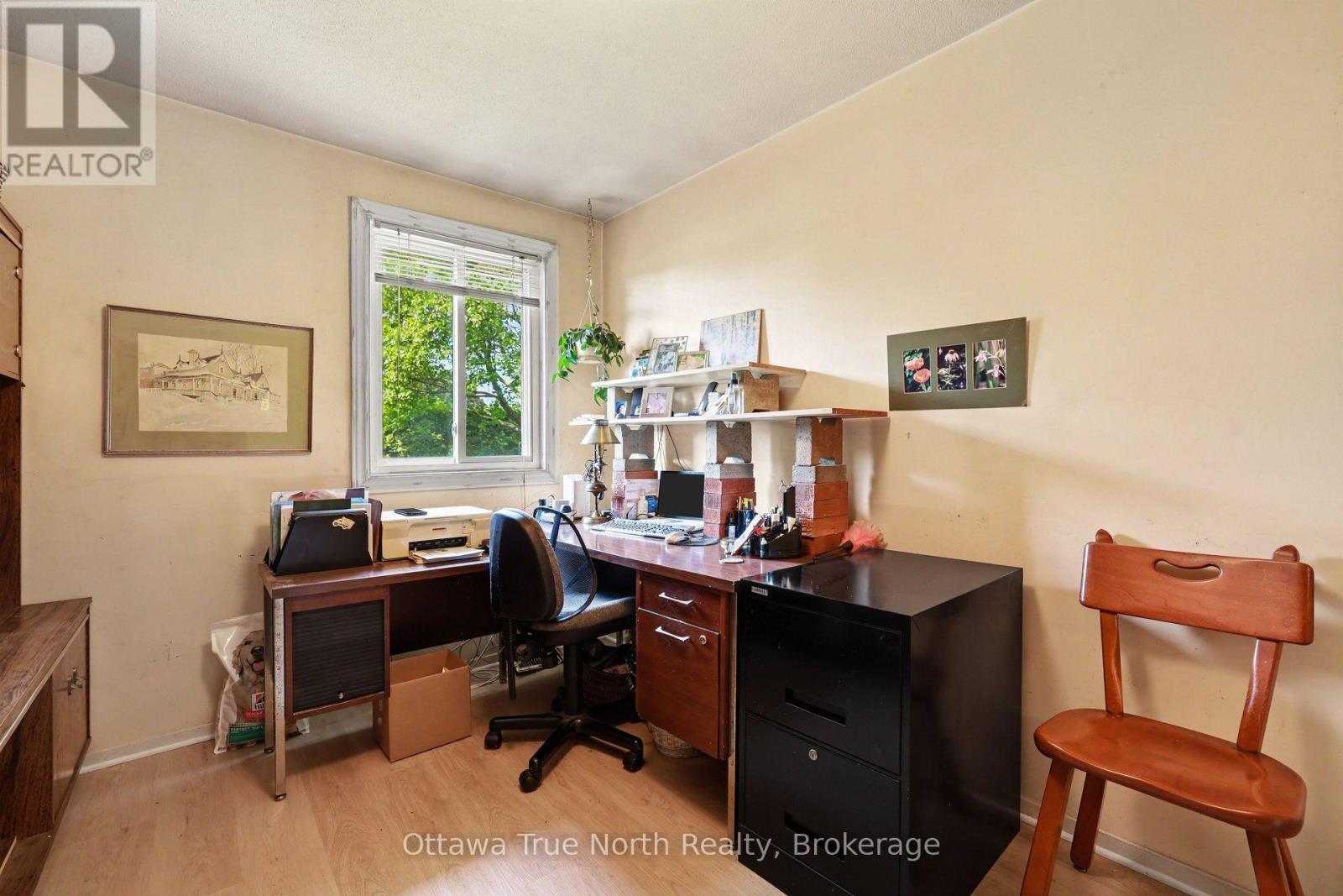 41 ALDGATE CRESCENT - 16