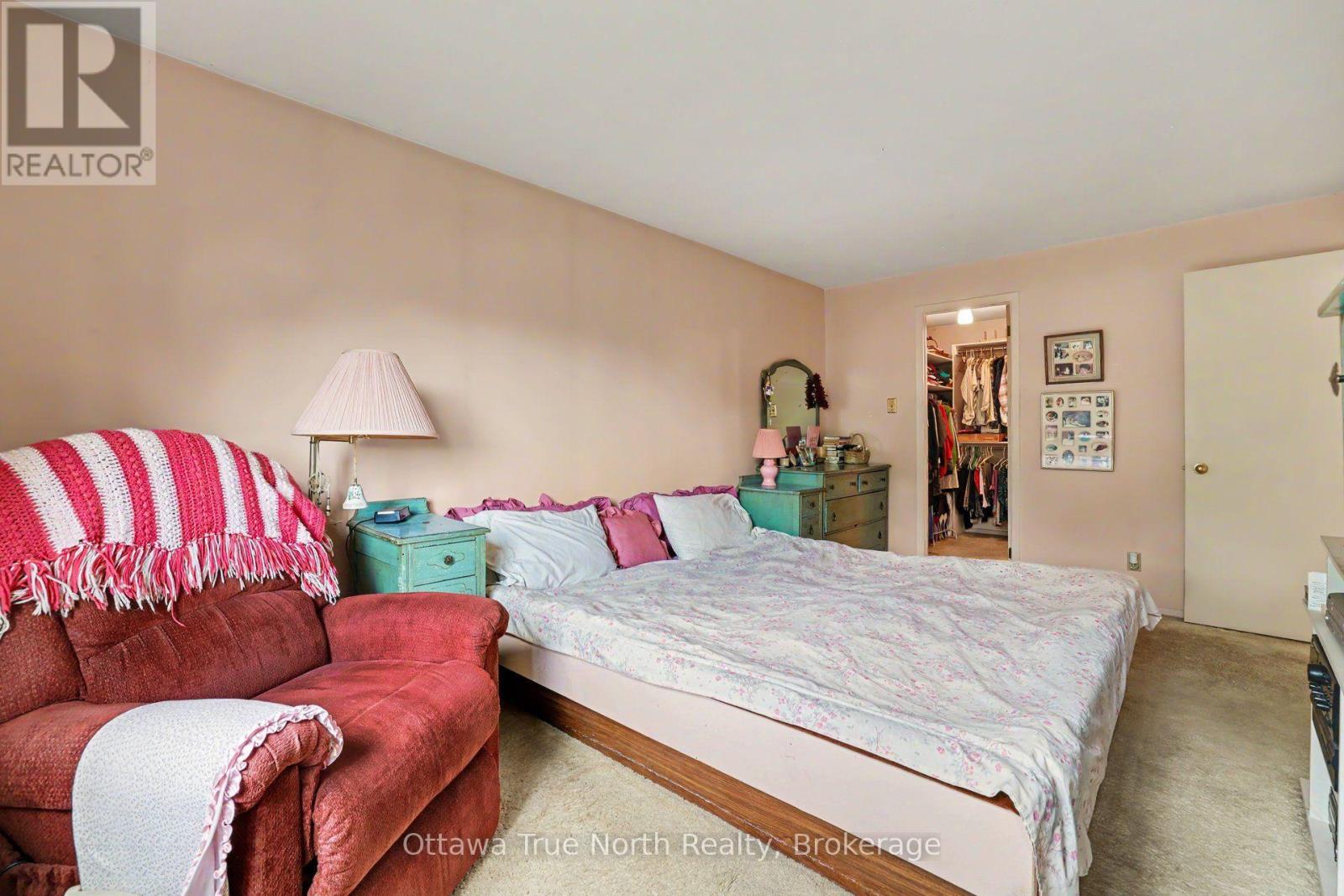 41 ALDGATE CRESCENT - 17