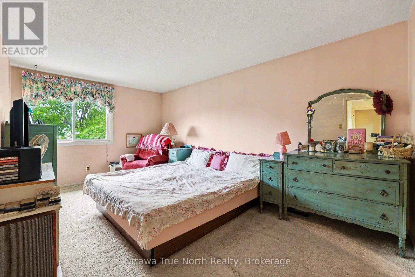 41 ALDGATE CRESCENT - 18