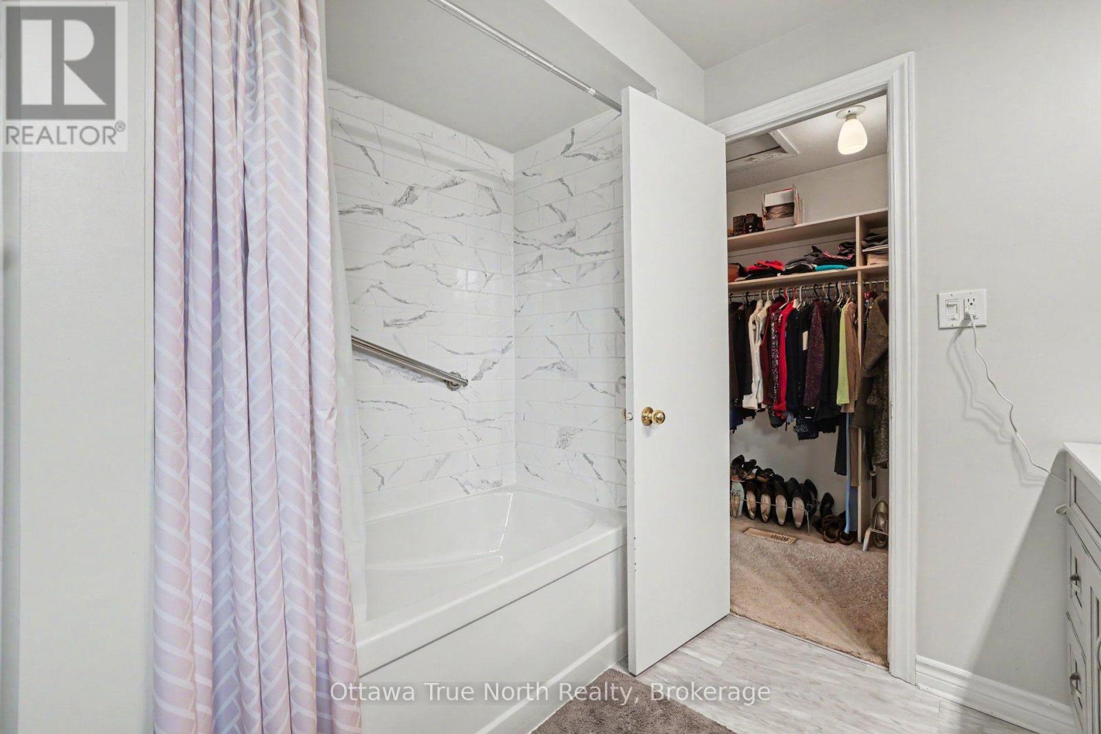41 ALDGATE CRESCENT - 20