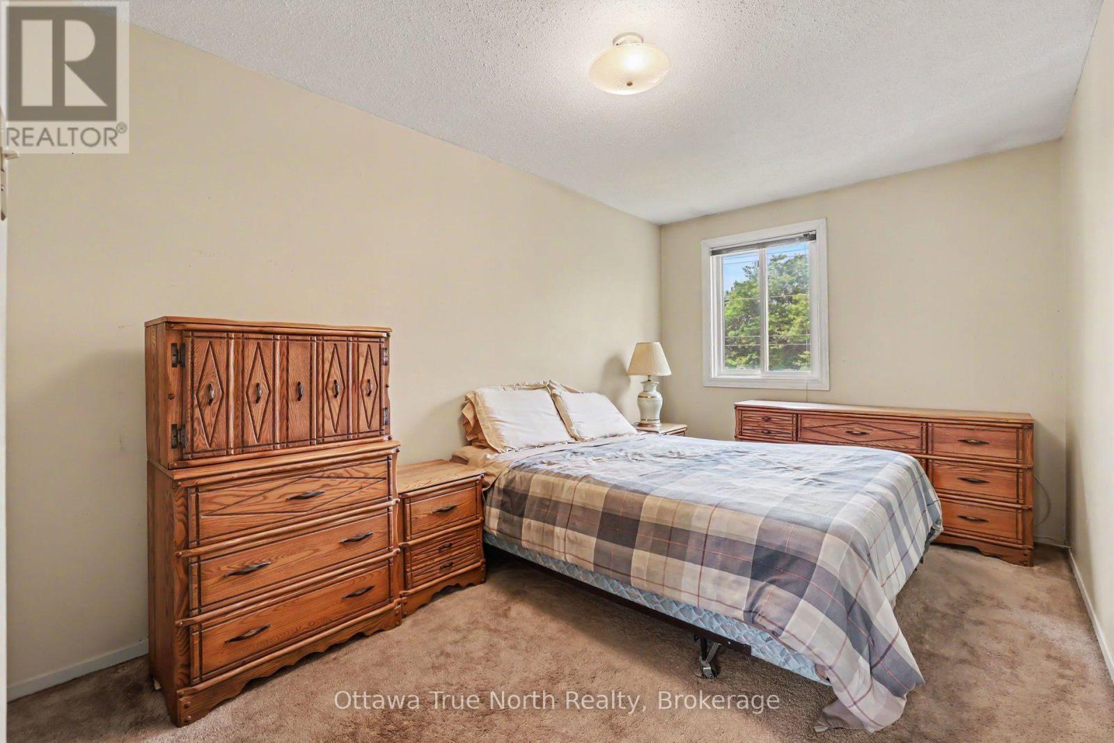 41 ALDGATE CRESCENT - 22