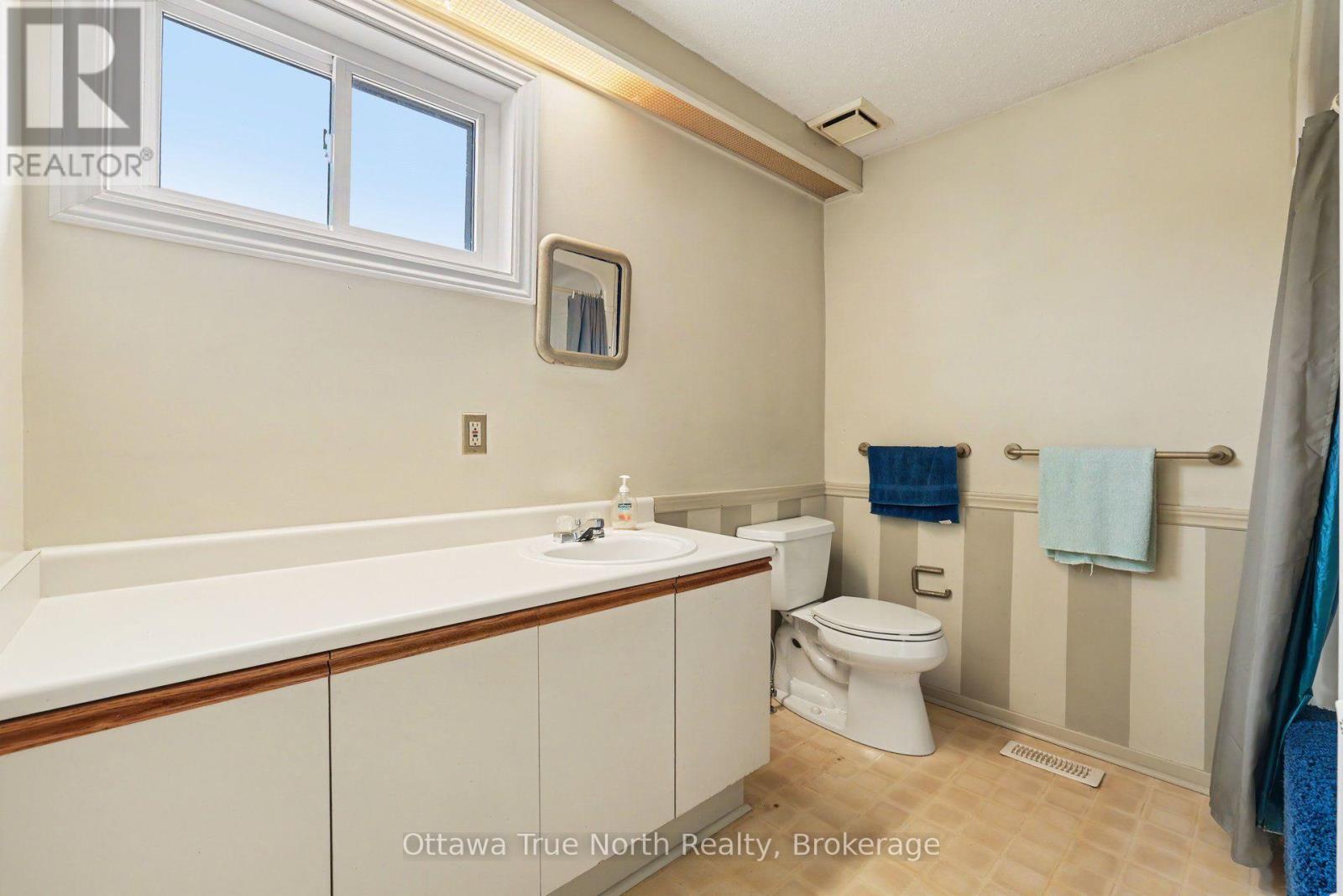 41 ALDGATE CRESCENT - 23