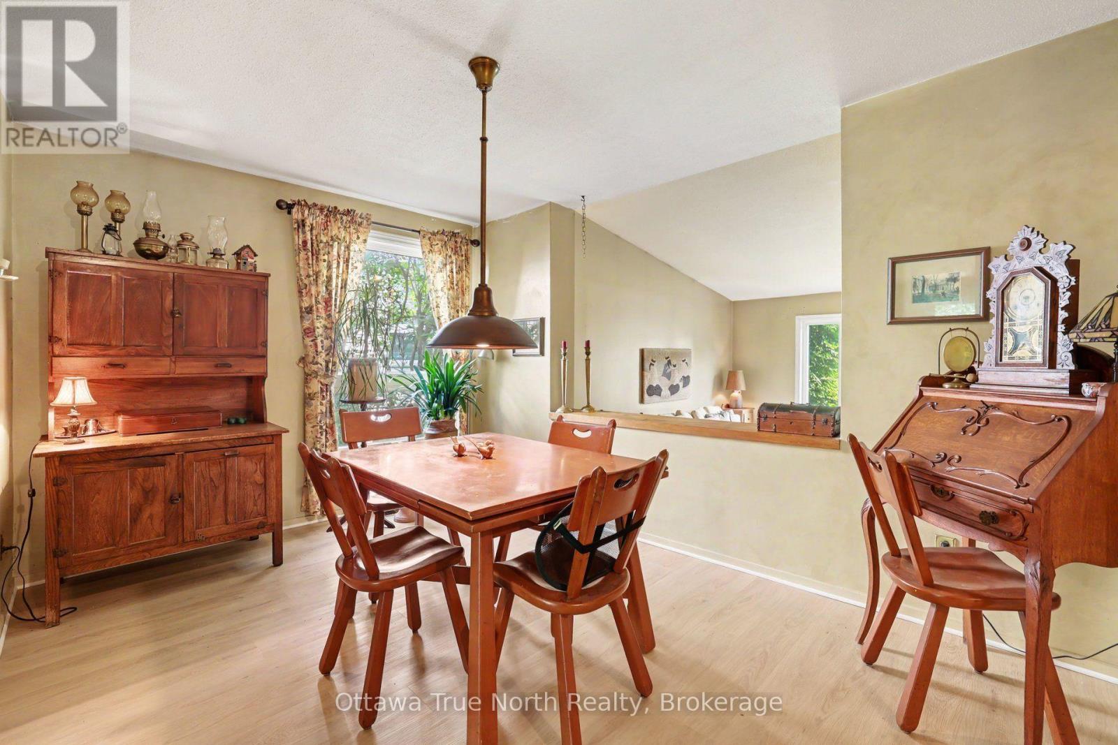 41 ALDGATE CRESCENT - 8