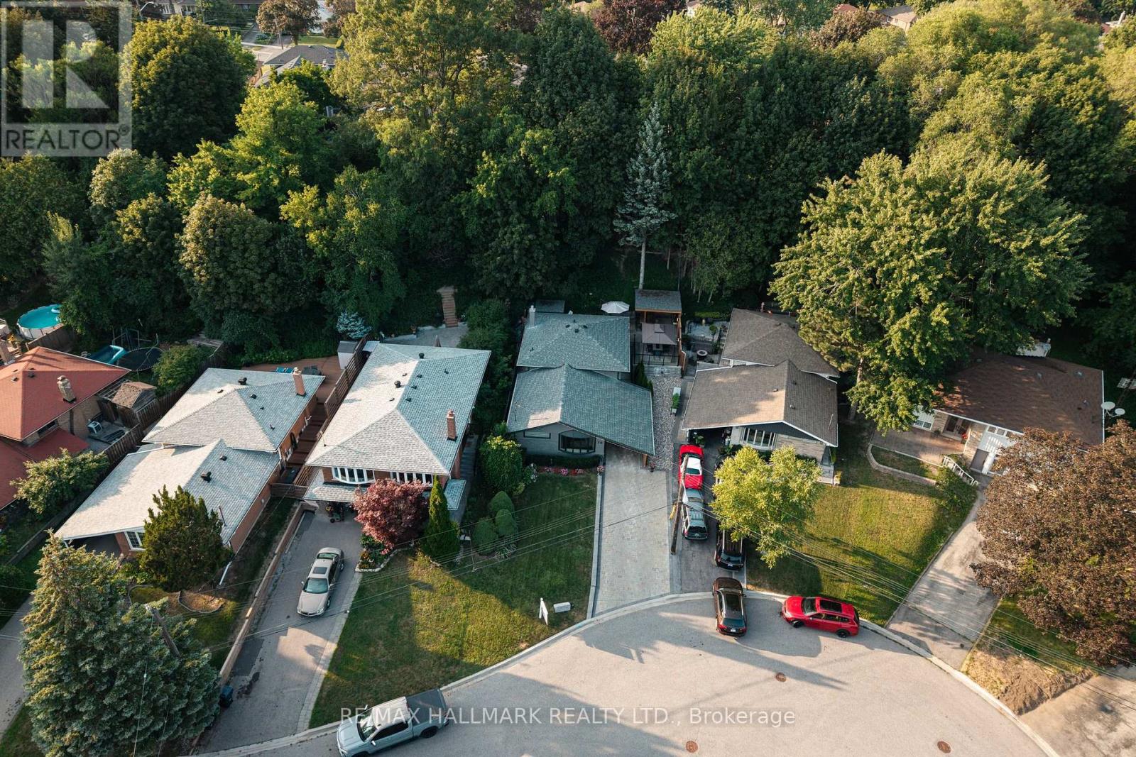 76 FELICITY DRIVE - 44