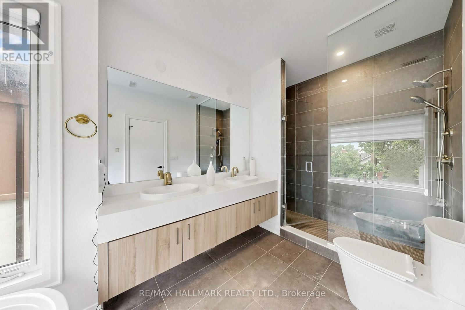 15 DIREZZE COURT - Image 38