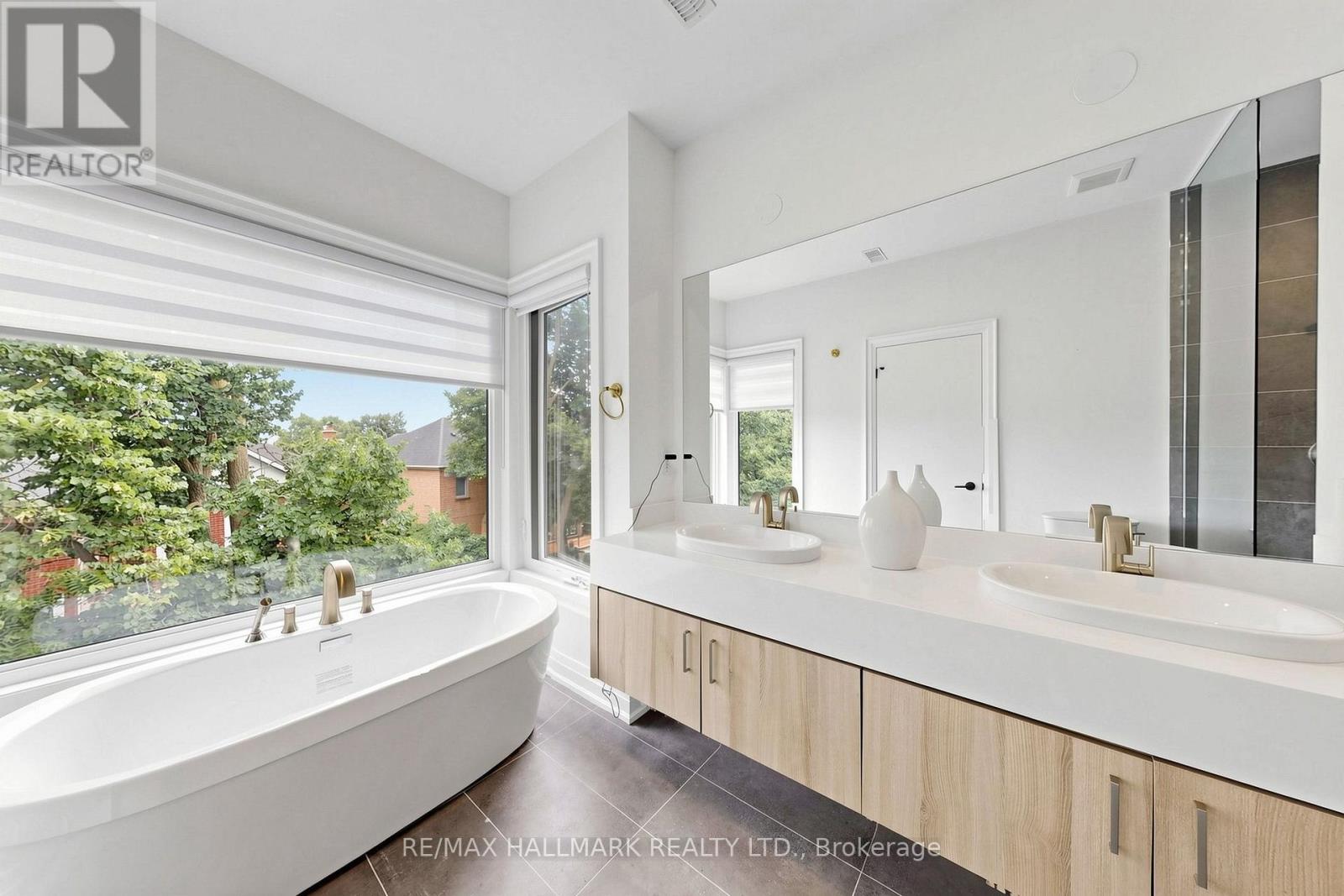 15 DIREZZE COURT - Image 36