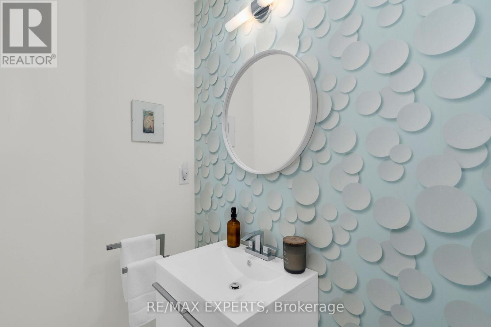 47 CASTELLI COURT - 24