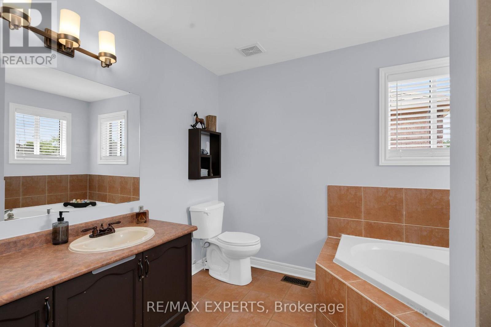 47 CASTELLI COURT - 30